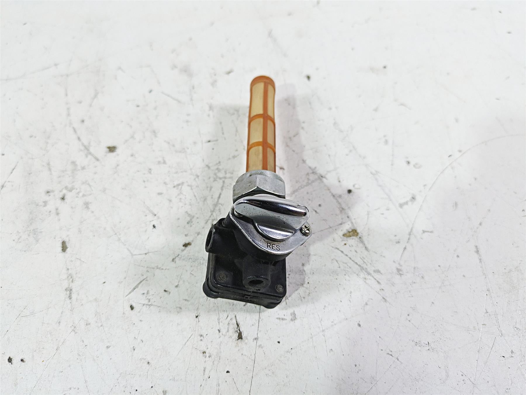 2002 Harley FLSTC Softail Heritage Fuel Gas Petrol Petcock Valve 61338-02 {{ shop.shopifyCountryName }} - Mototech271
