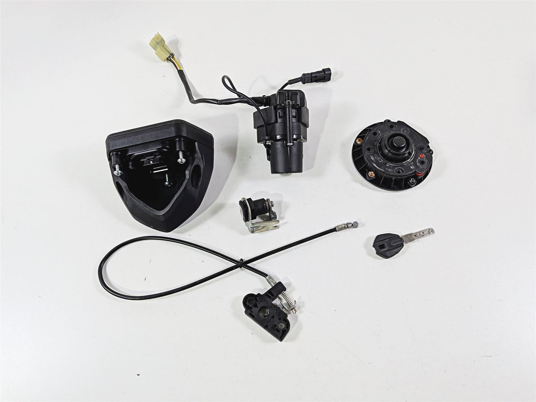 2011 Ducati Streetfighter 1098 S Gauges Ignition Key Switch Lock 3K 40610726B {{ shop.shopifyCountryName }} - Mototech271