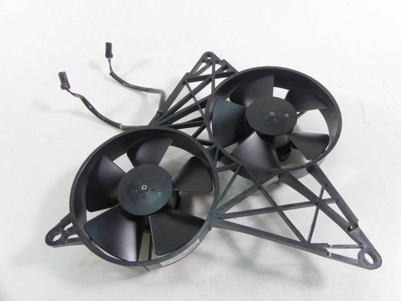 2015 Harley VRSCF Muscle V-Rod Spal Radiator Cooler Fan Set + Mount 26724-04 {{ shop.shopifyCountryName }} - Mototech271