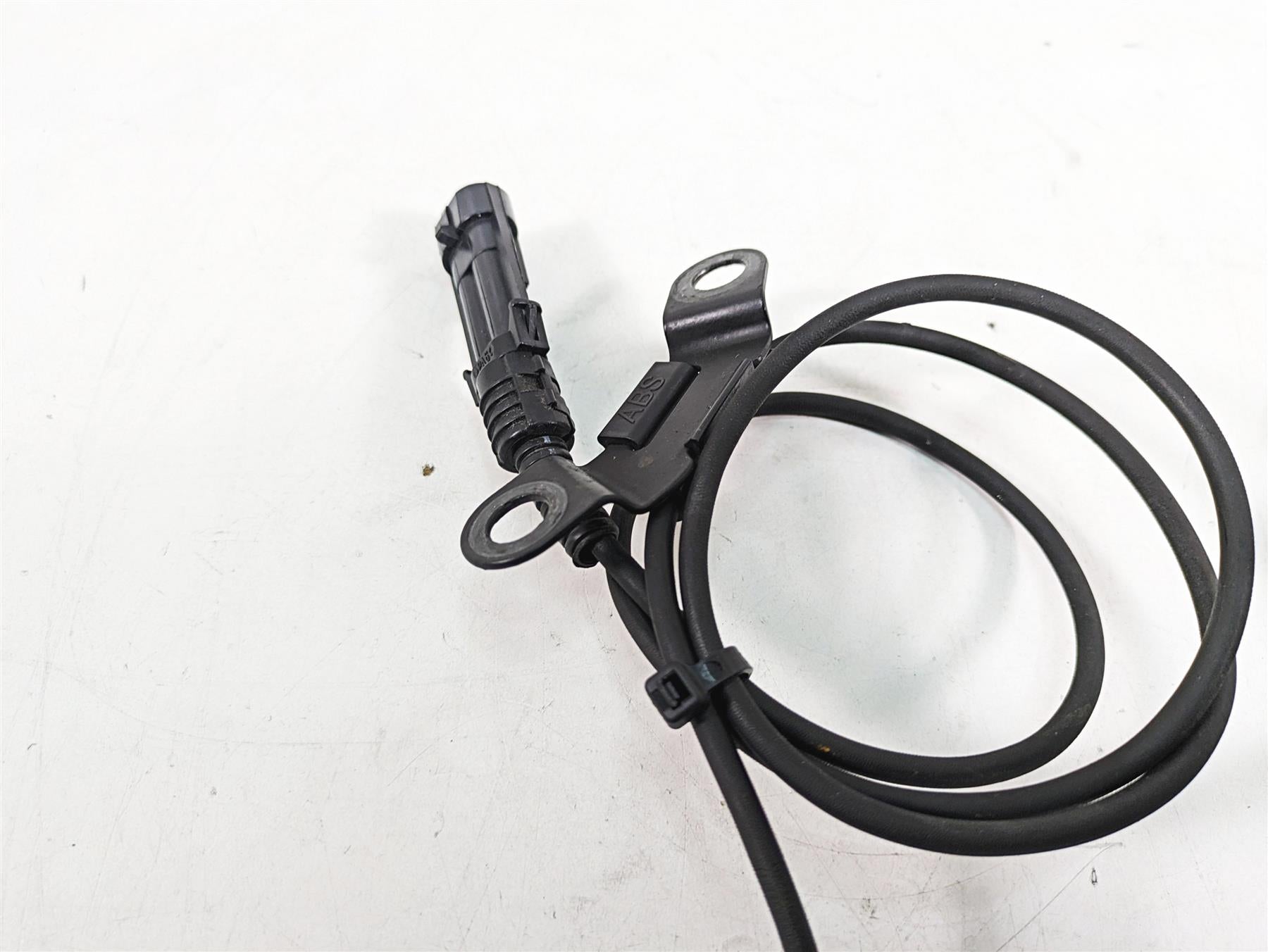 2014 Harley Touring FLHTK Electra Glide Abs Brake Wheel Speed Sensors 32700015 {{ shop.shopifyCountryName }} - Mototech271