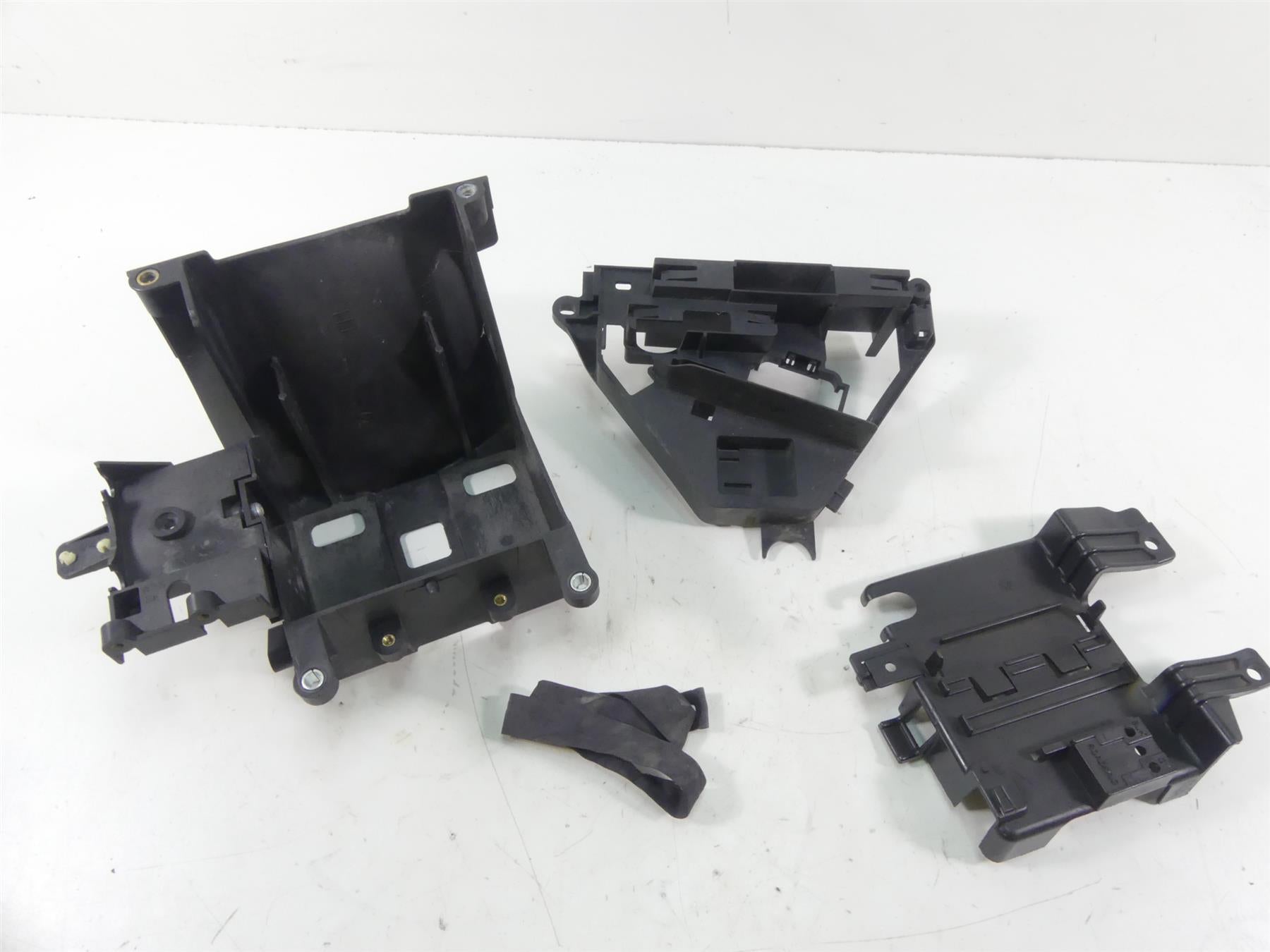 2014 Harley Touring FLHX Street Glide Electrical Battery Holder Set 66000010 {{ shop.shopifyCountryName }} - Mototech271