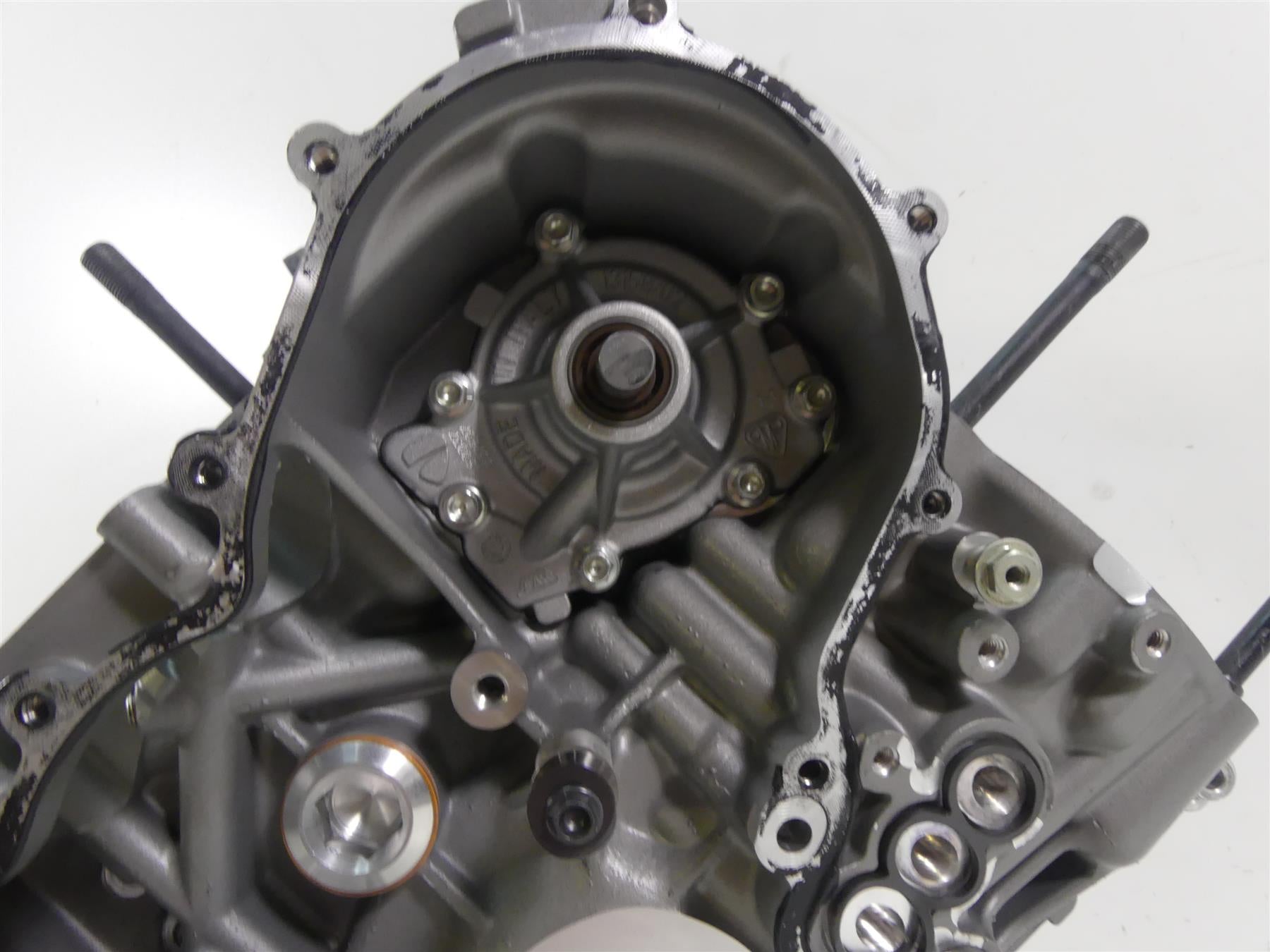 2020 Ducati Panigale V2 Engine Motor Crankcase Crank Case Set 22523281E {{ shop.shopifyCountryName }} - Mototech271