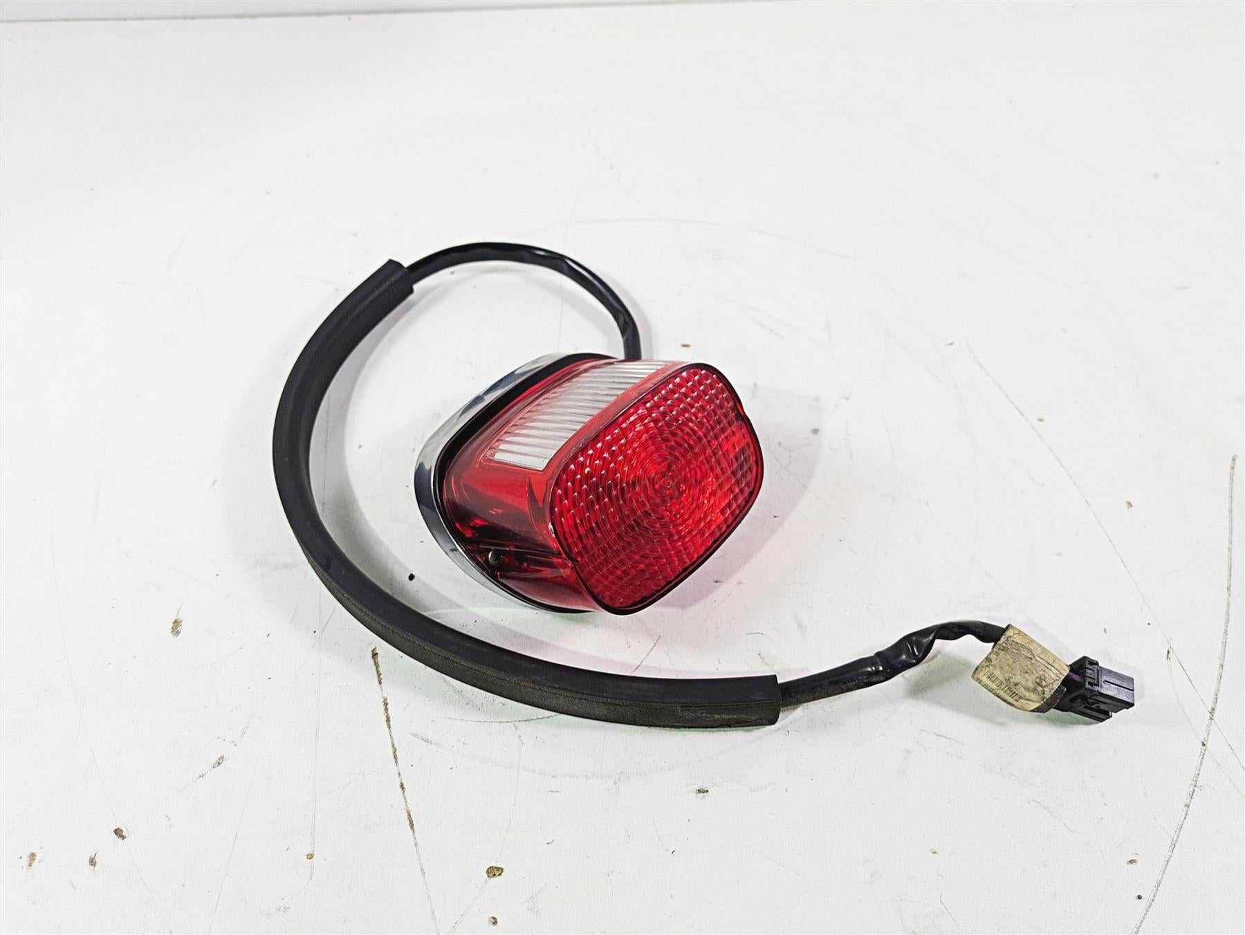 2008 Harley FLSTC 105TH Softail Heritage Tail Light Lamp Taillight 68140-04 {{ shop.shopifyCountryName }} - Mototech271