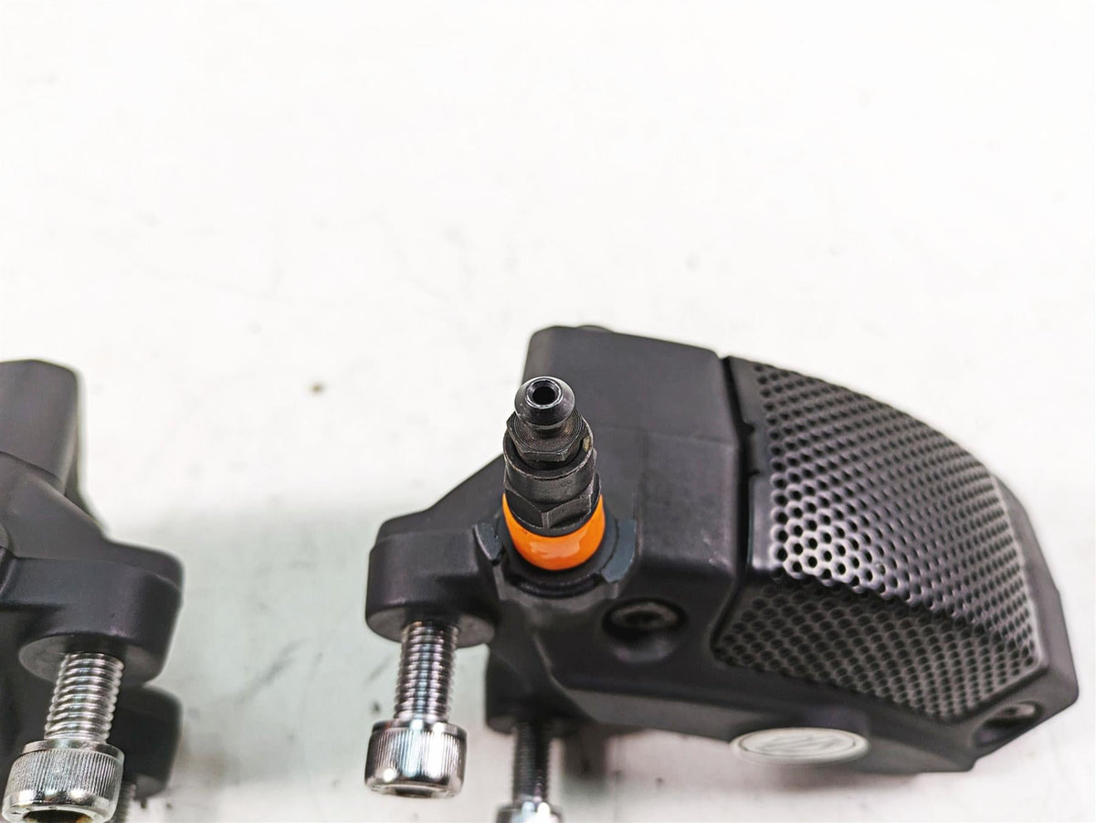 2015 Harley Touring FLHXS Street Glide Front Brake Caliper Set 43027-08 44023-08 {{ shop.shopifyCountryName }} - Mototech271