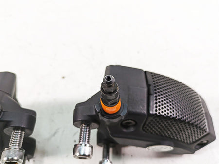 2015 Harley Touring FLHXS Street Glide Front Brake Caliper Set 43027-08 44023-08 {{ shop.shopifyCountryName }} - Mototech271