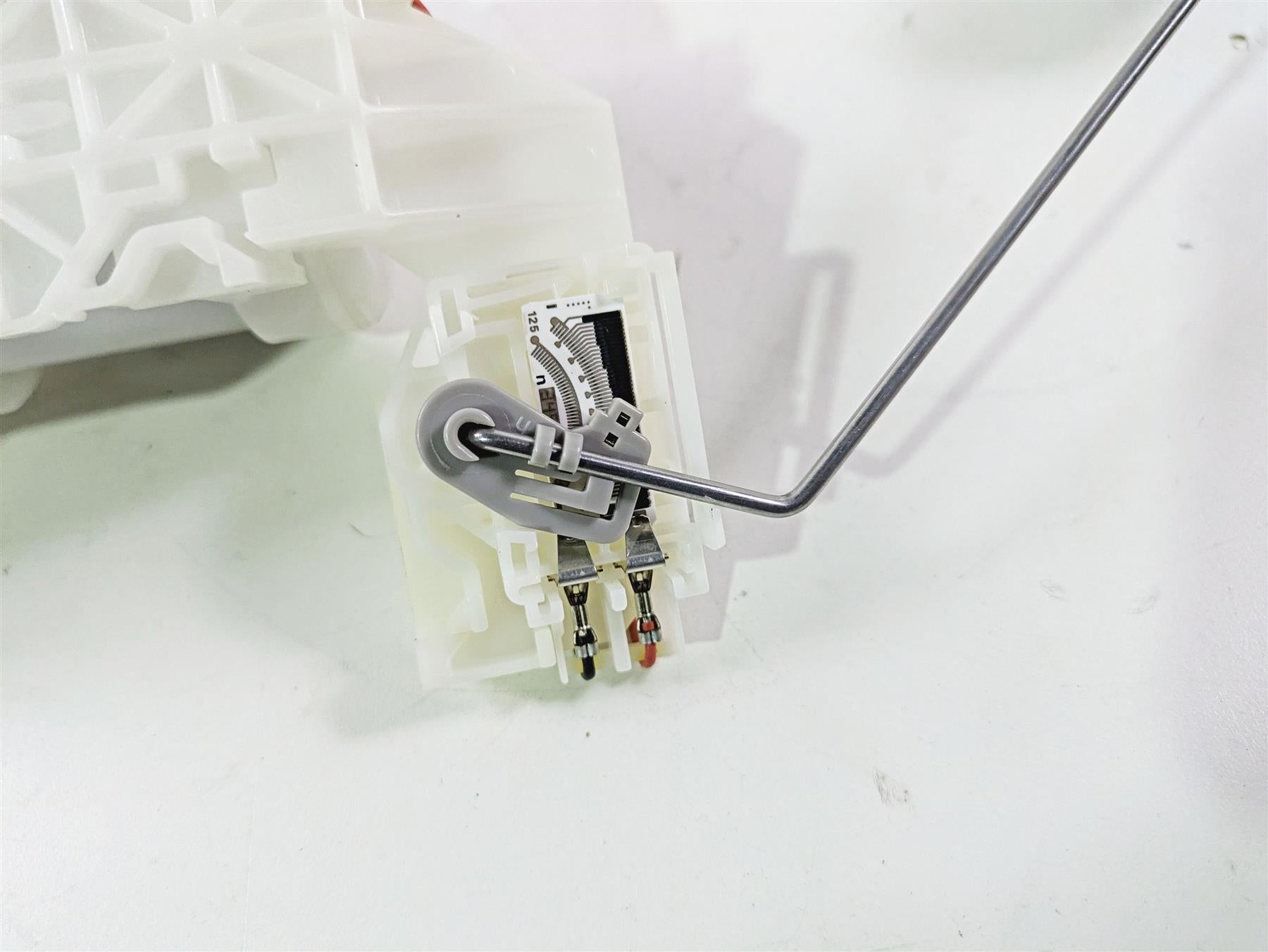 2025 Honda CBR600RR Fuel Gas Petrol Pump 16700-MFJ-D03 {{ shop.shopifyCountryName }} - Mototech271