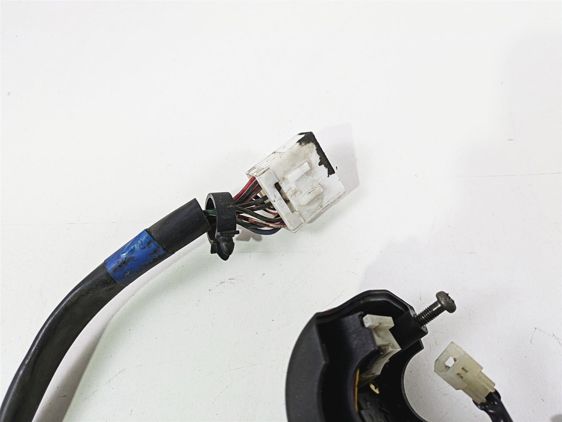 2006 Triumph Rocket 3 Right Hand Control Switch Start Kill READ T2046701 {{ shop.shopifyCountryName }} - Mototech271