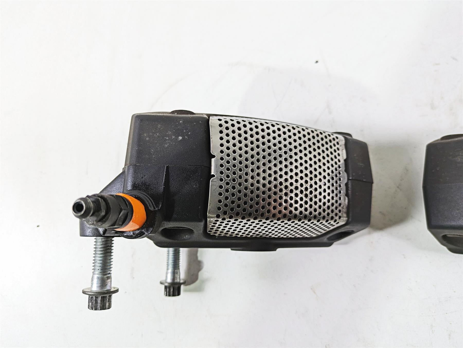2020 Harley Touring FLHT Electra Glide Front Brake Caliper Set 43027-08 44023-08 {{ shop.shopifyCountryName }} - Mototech271