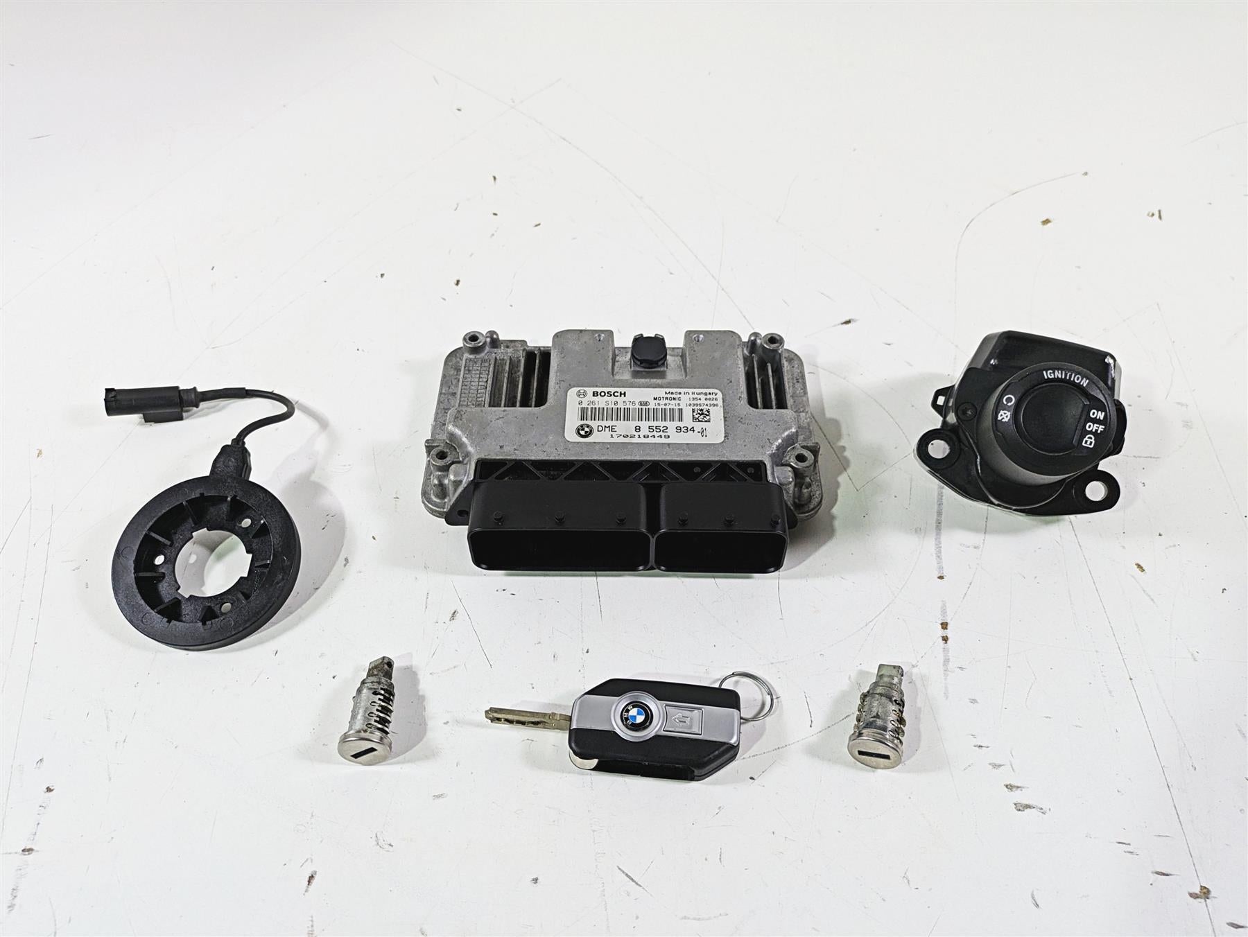 2016 BMW R1200GS GSW K50 Cdi Ecm Ignition Handsfree Switch Key Lock Set 8552934 {{ shop.shopifyCountryName }} - Mototech271