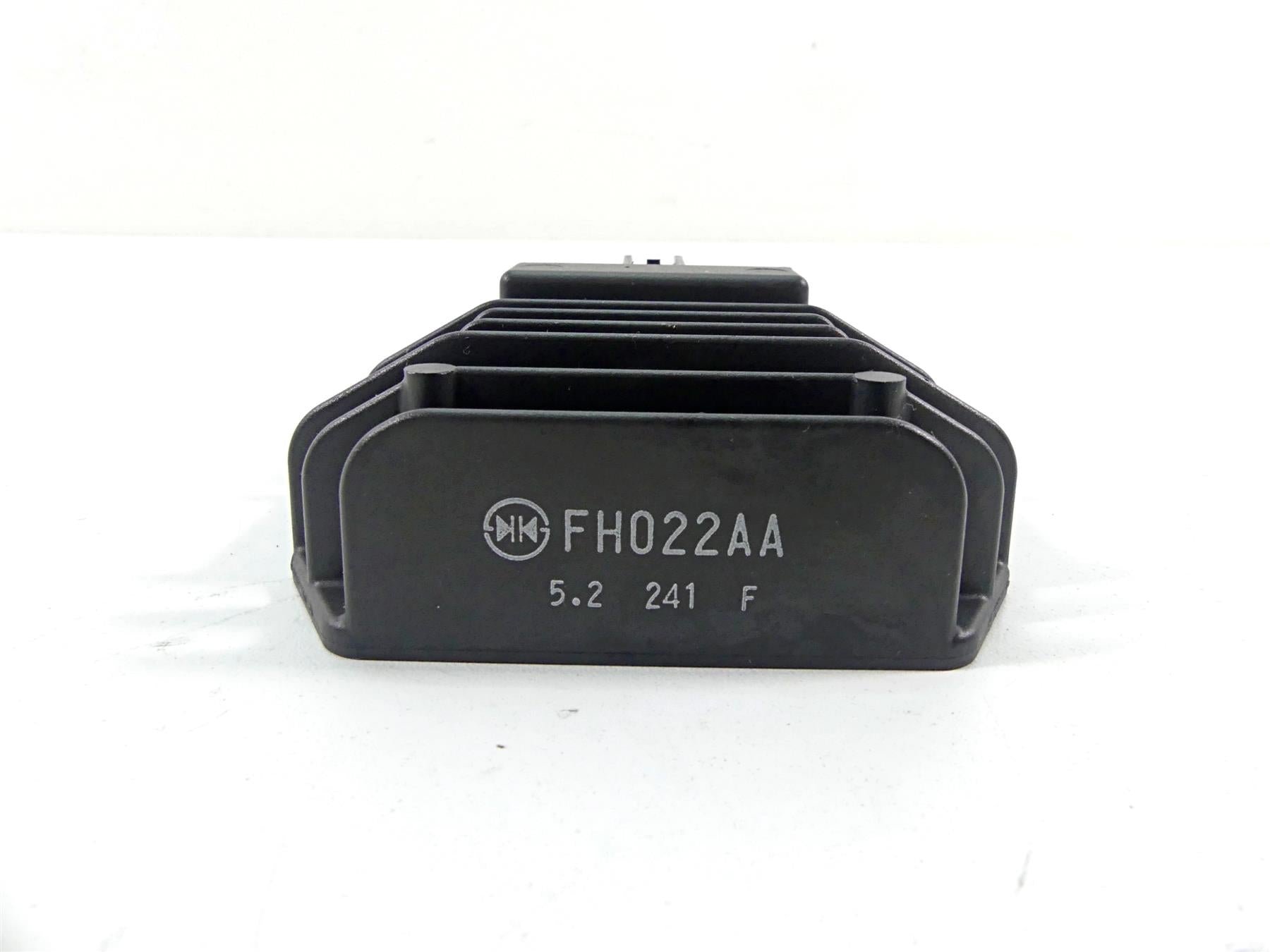 2016 KTM 1290 Super Duke R Rectifier Voltage Regulator 60311034000 FH022AA {{ shop.shopifyCountryName }} - Mototech271