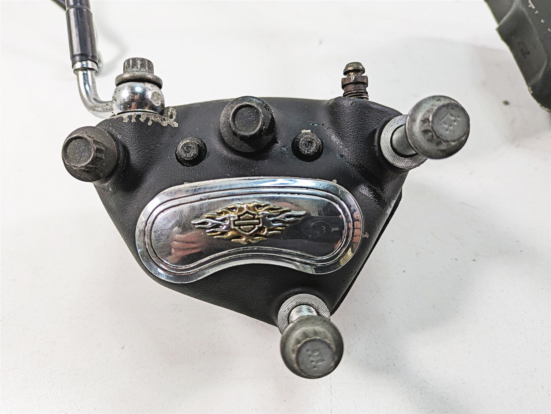 2005 Harley Touring FLHTCUI Electra Glide Front Brake Caliper Set 44046-00D {{ shop.shopifyCountryName }} - Mototech271