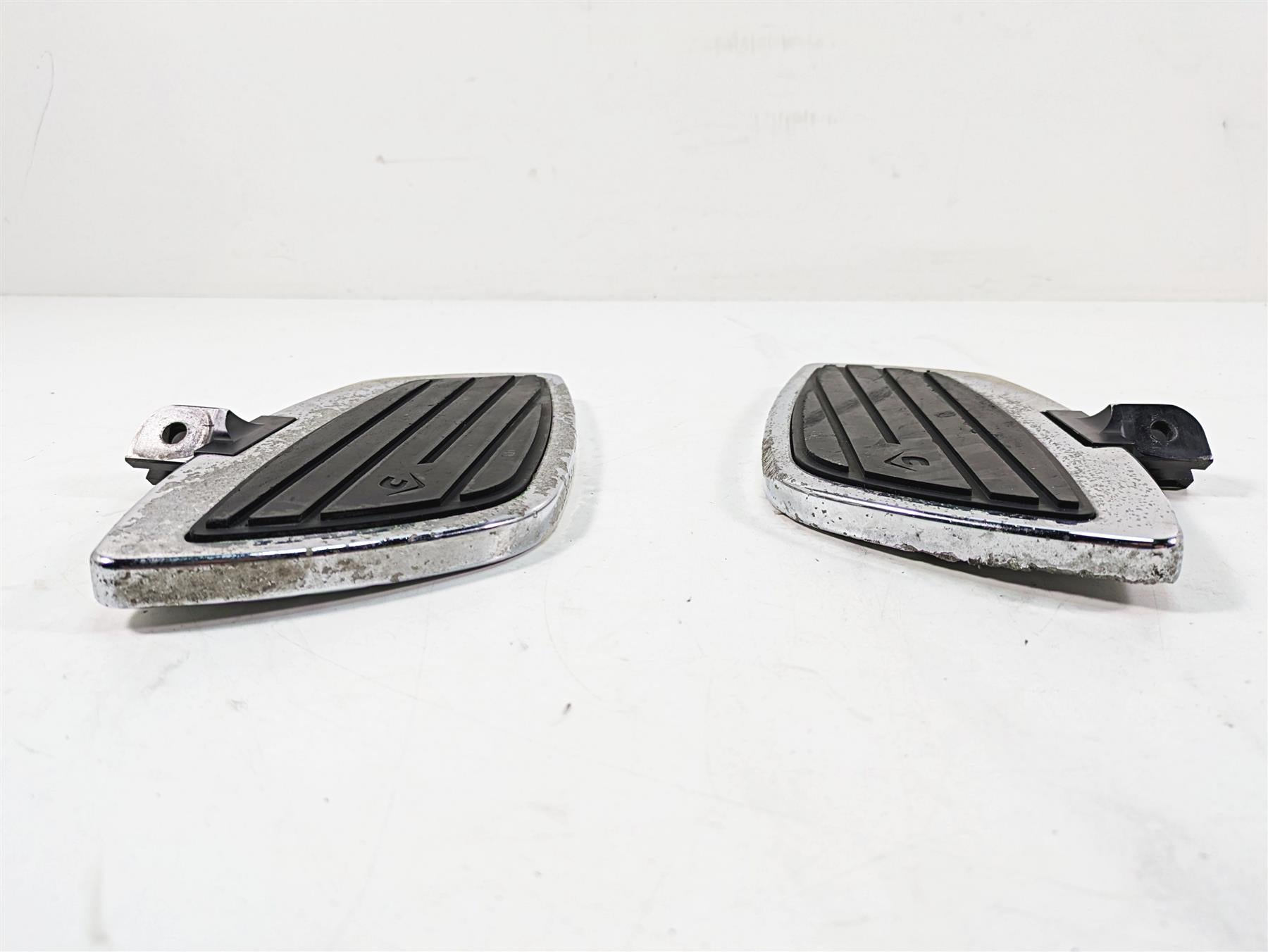 2009 Yamaha XV1900 Raider Front Rider Left Right Cobra Floor Board Set 863952 {{ shop.shopifyCountryName }} - Mototech271