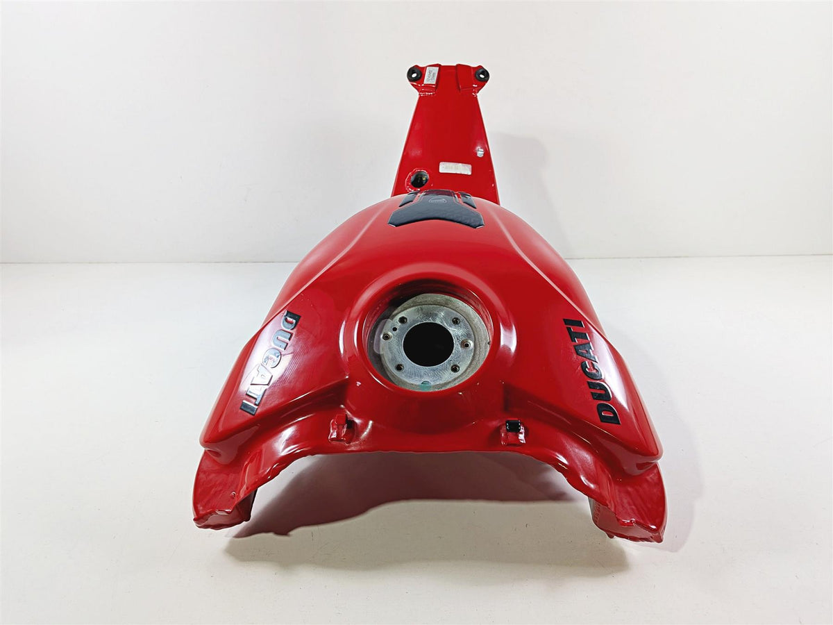 2022 Ducati Panigale V4 S V4S Red Fuel Gas Petrol Tank - 1 Dent 58613082AA-Mototech271