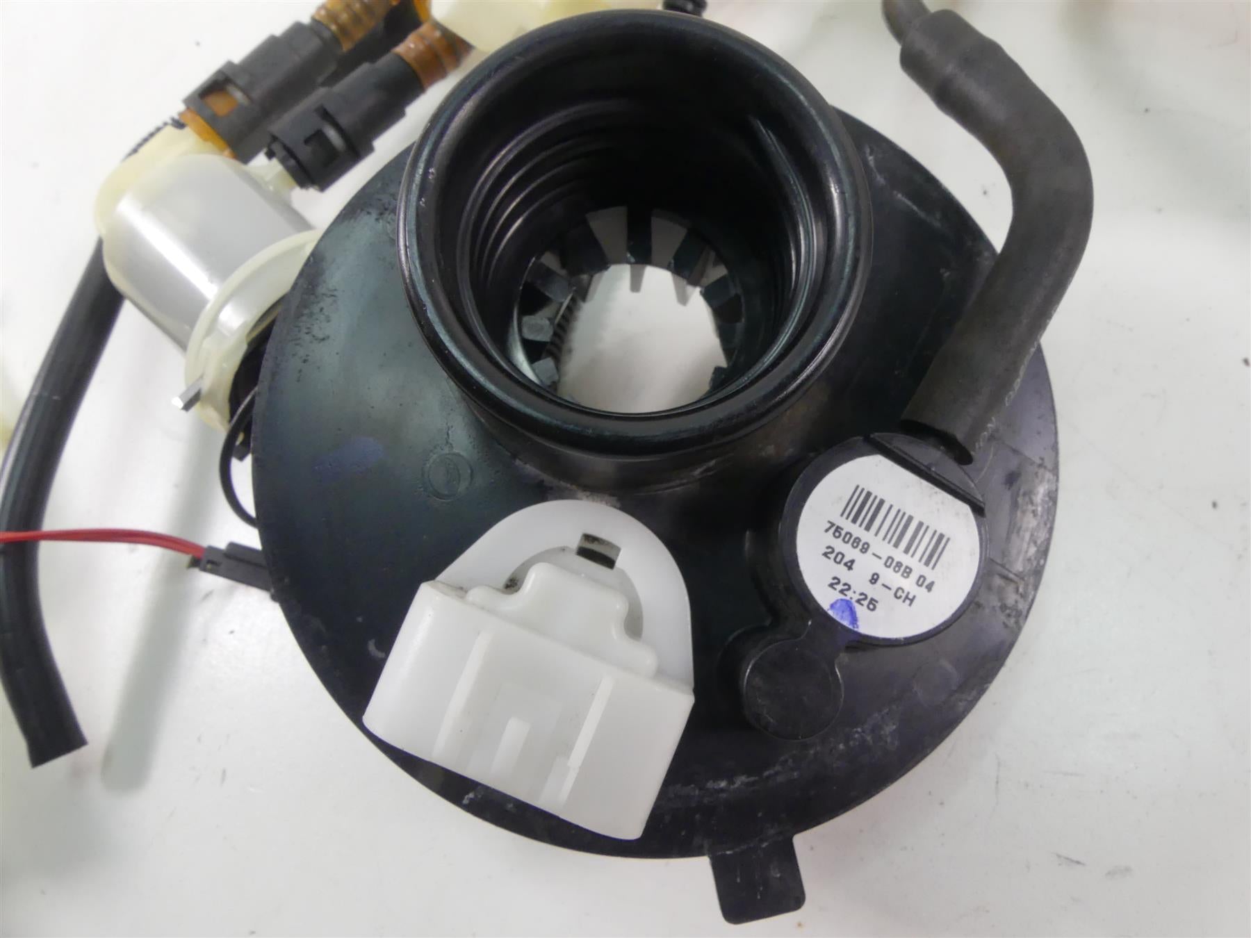 2010 Harley Touring FLHX Street Glide Fuel Gas Petrol Pump - Tested 75069-08 {{ shop.shopifyCountryName }} - Mototech271