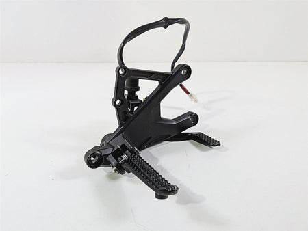 2016 Yamaha YZF R1 RN32 Front Right Foot Peg & Brake Pedal 2CR-27443-00-00 {{ shop.shopifyCountryName }} - Mototech271