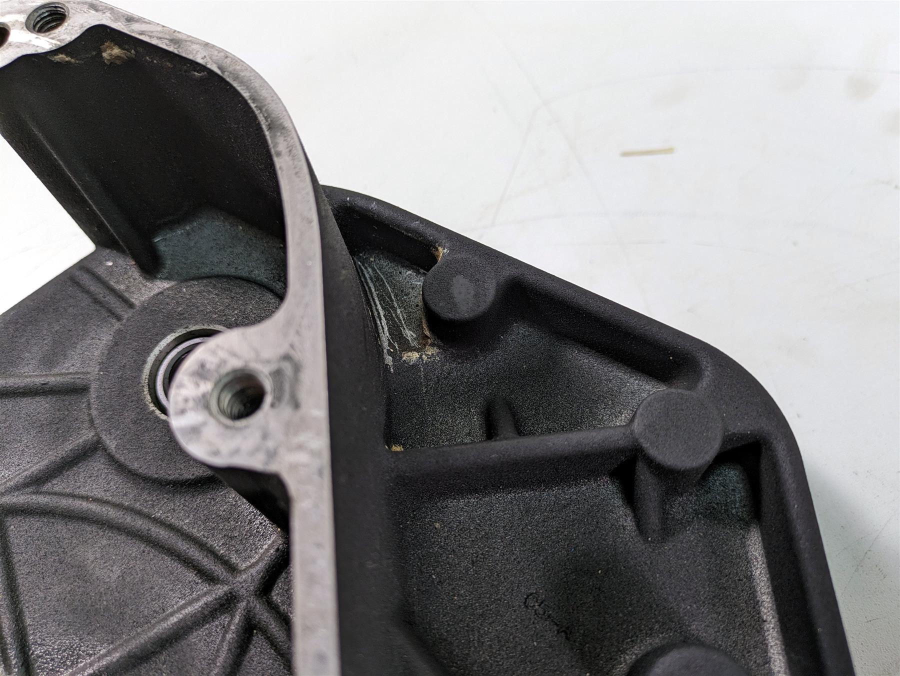 2006 Harley Touring FLHTCUI Electra Glide Inner Primary Drive Cover 60677-01C {{ shop.shopifyCountryName }} - Mototech271