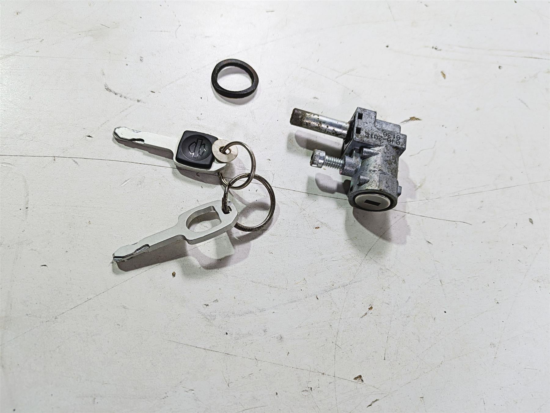 2018 Harley Softail FXFBS Fat Bob Fork Lock Keys Set 45600049 {{ shop.shopifyCountryName }} - Mototech271