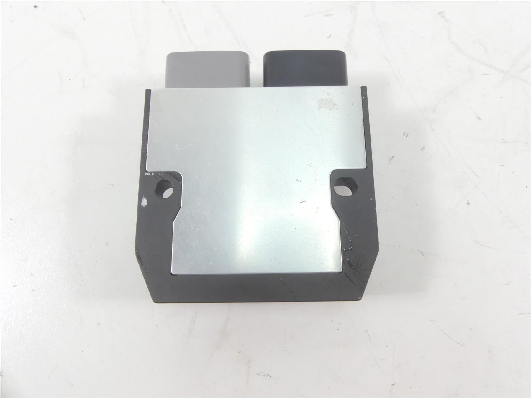 2015 Yamaha MT09 FZ09 Rectifier Voltage Regulator 1D7-81960-01-00 FH020AA {{ shop.shopifyCountryName }} - Mototech271