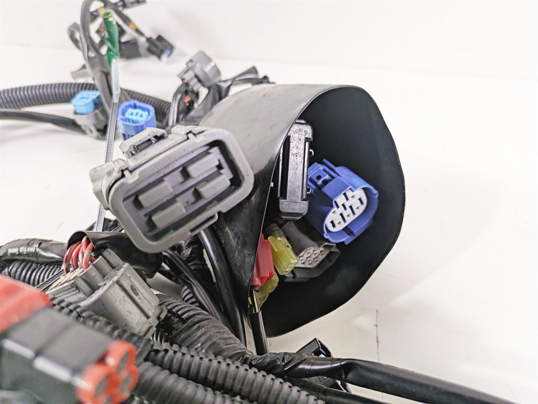 2004 Honda Aquatrax R-12X Main & Engine Wiring Harness Freshwater 32100-HW3-670 {{ shop.shopifyCountryName }} - Mototech271