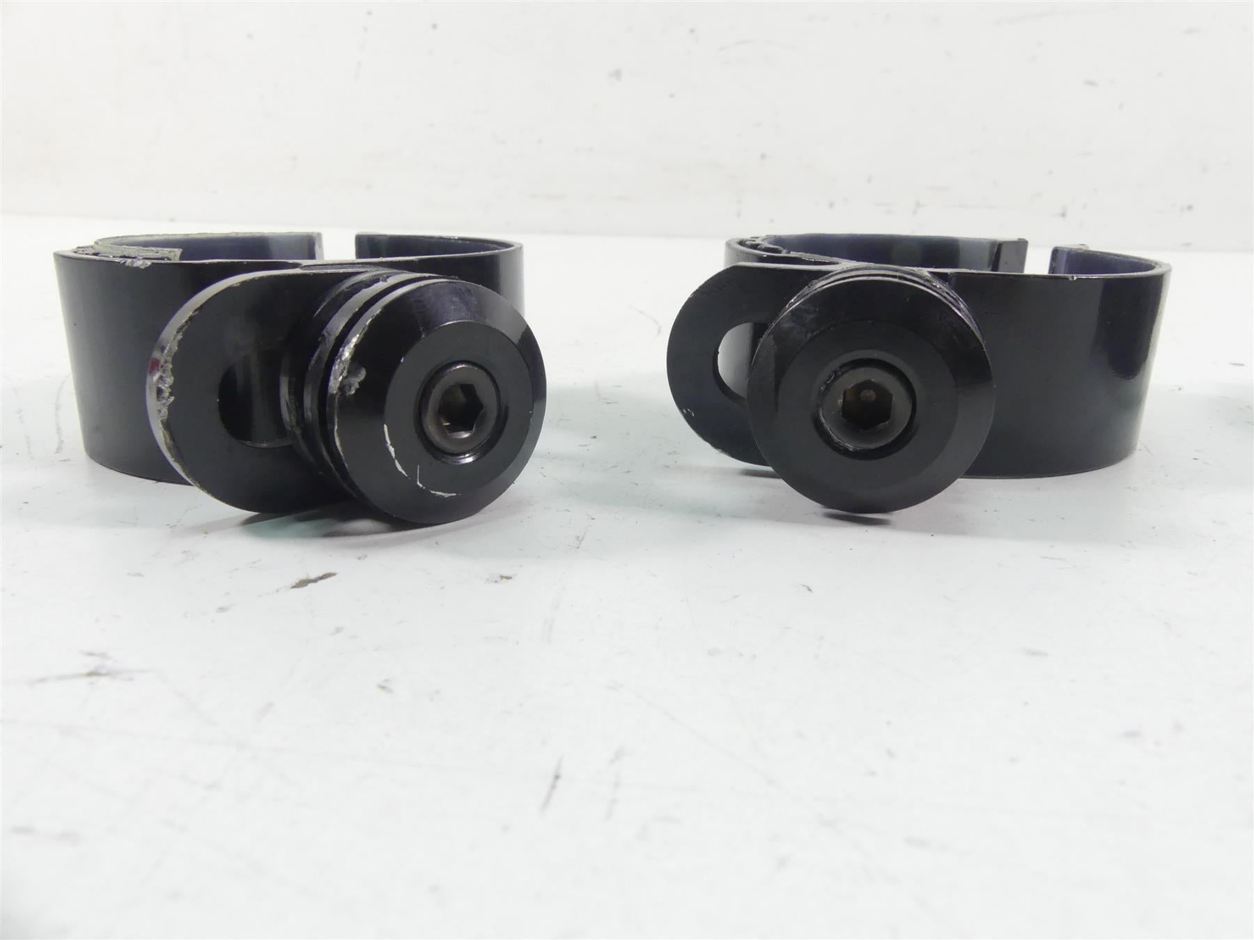 2021 Harley Softail FLSB Sport Glide Windshield Wind Shield Mount Clamp Set {{ shop.shopifyCountryName }} - Mototech271