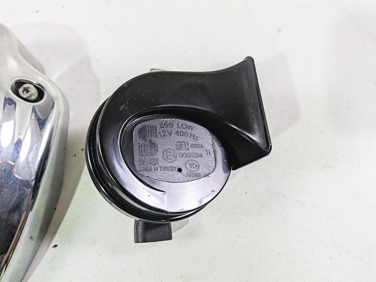 2017 Indian Chieftain Limited Horn With Chrome Cover 5632900 {{ shop.shopifyCountryName }} - Mototech271