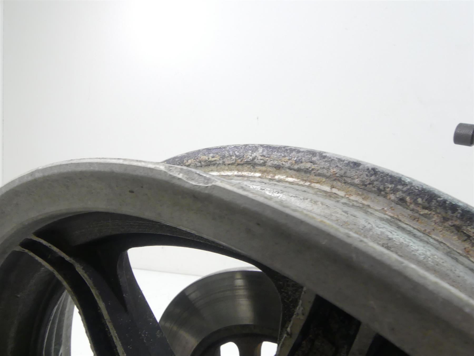 1978 Yamaha XS650 SE Special 16x3 Rear Cast Wheel Rim & Brake Disc 2M0-25338-20 {{ shop.shopifyCountryName }} - Mototech271