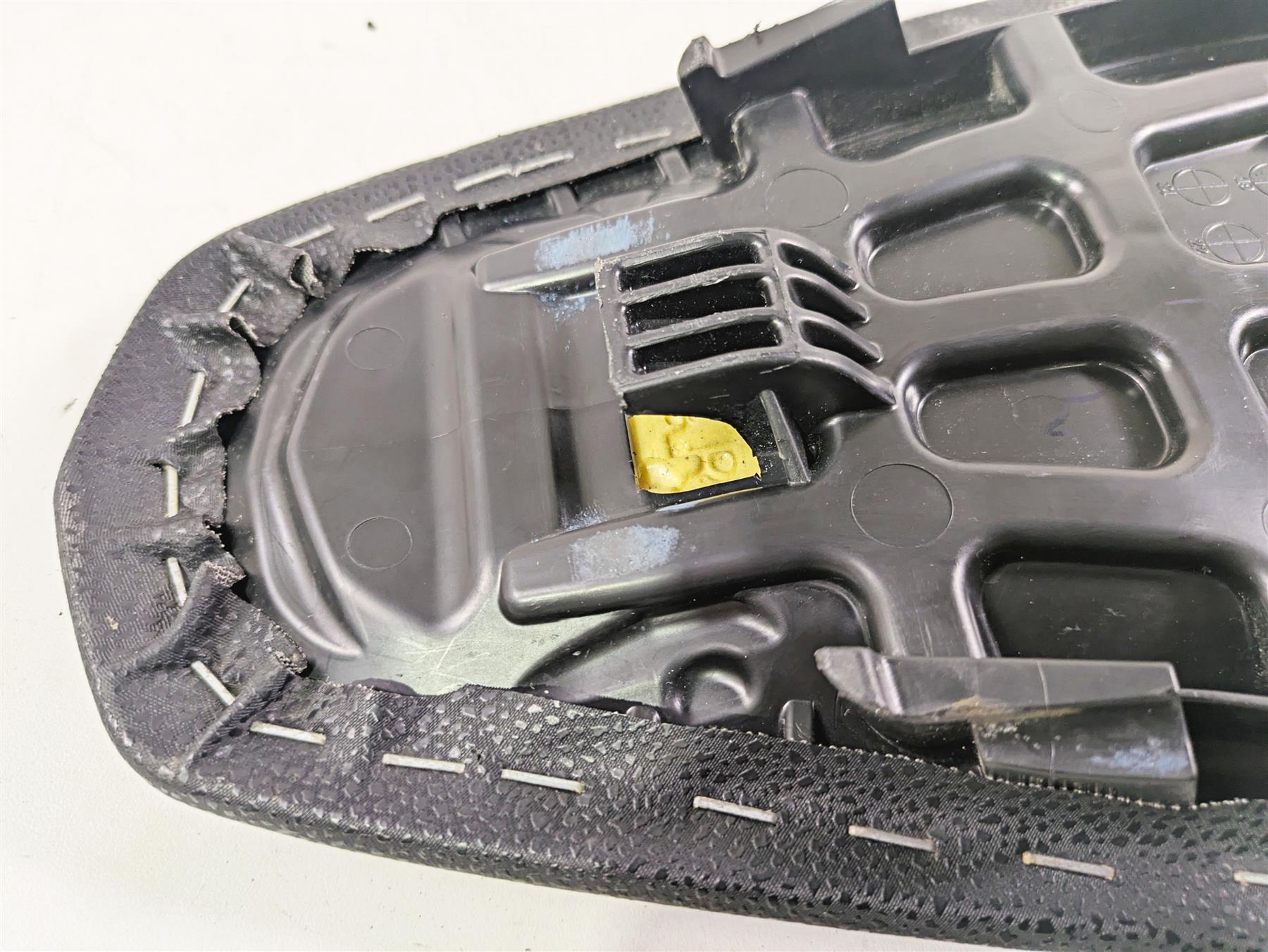 2020 Kawasaki Z900 ZR900 Rear Passenger Seat Saddle 53066-0582 {{ shop.shopifyCountryName }} - Mototech271