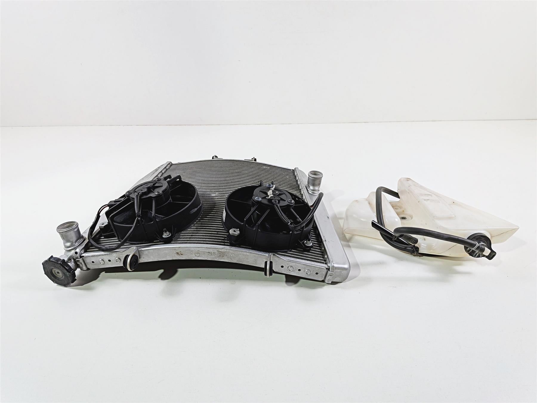 2016 Aprilia RSV 1100 Tuono V4 Factory Radiator Fan Reservoir Set 2B003834 {{ shop.shopifyCountryName }} - Mototech271