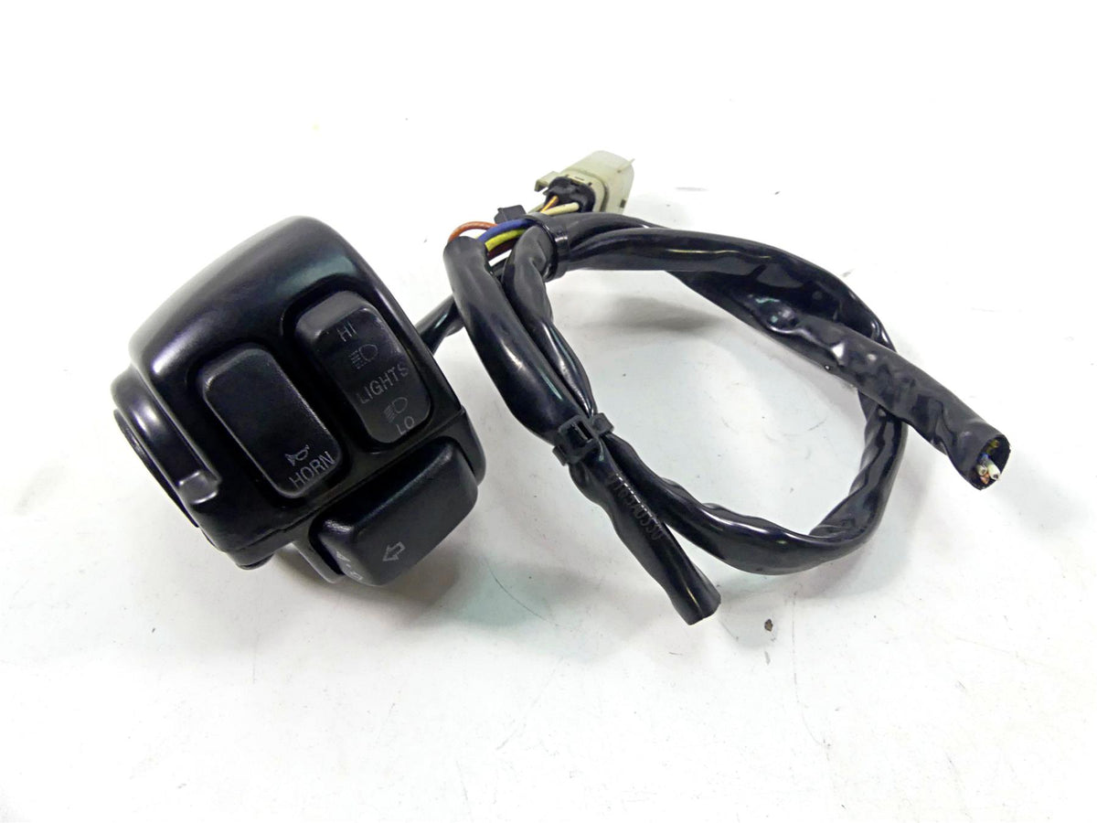 2015 Harley VRSCF Muscle V-Rod Left Hand Blinker Control Switch - Read 71682-06A {{ shop.shopifyCountryName }} - Mototech271