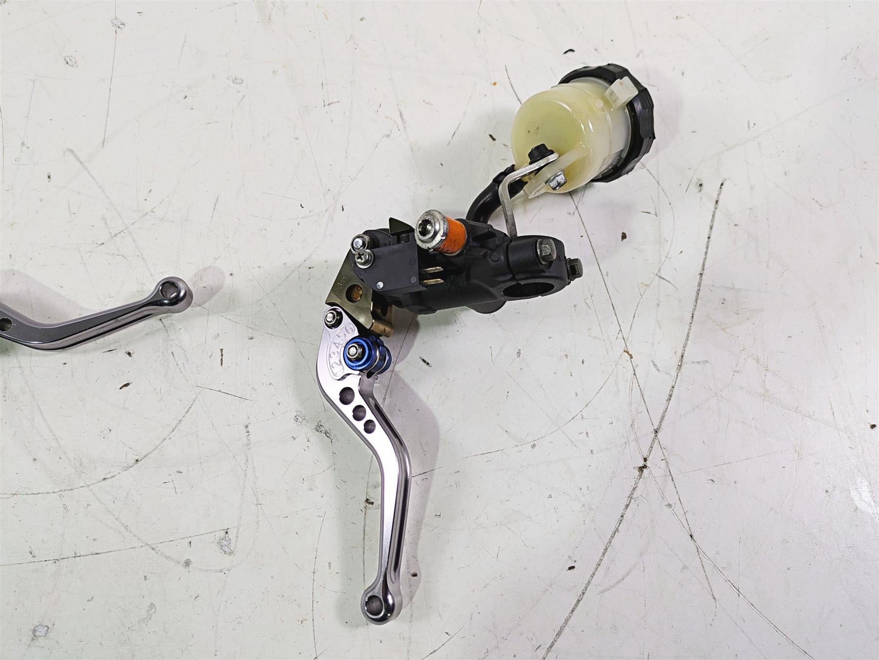 2016 Suzuki GSXR1000 Front Radial Brake Master Cylinder Nissin 11/16 59600-47H00 {{ shop.shopifyCountryName }} - Mototech271