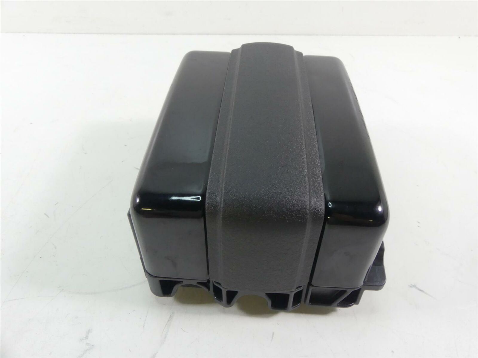 2017 Harley FXDLS Dyna Low Rider Battery Tray Stay Bracket + Cover 70379-06B {{ shop.shopifyCountryName }} - Mototech271