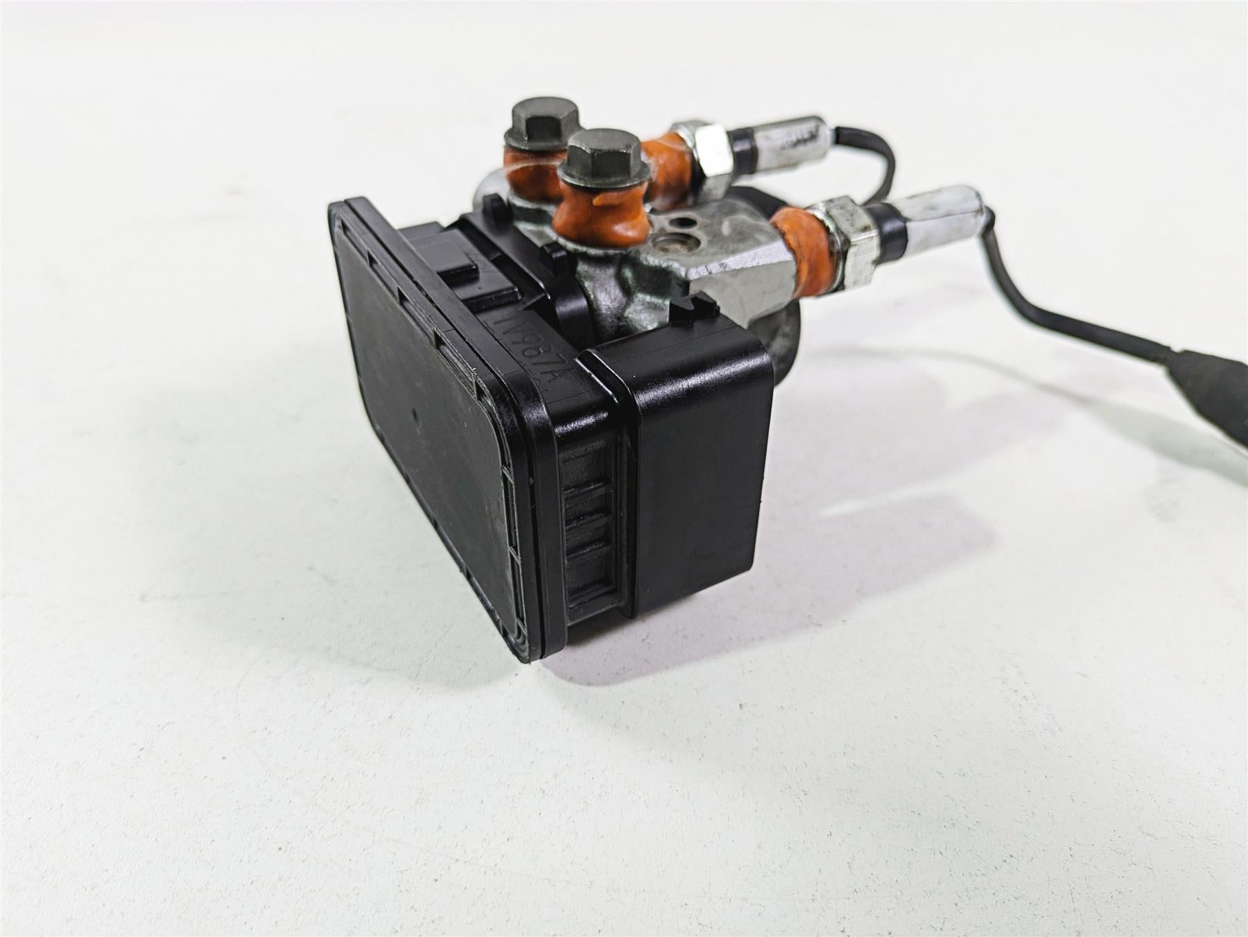 2017 Indian Chieftain Limited Abs Brake Pump Control Unit Module 2204981 {{ shop.shopifyCountryName }} - Mototech271