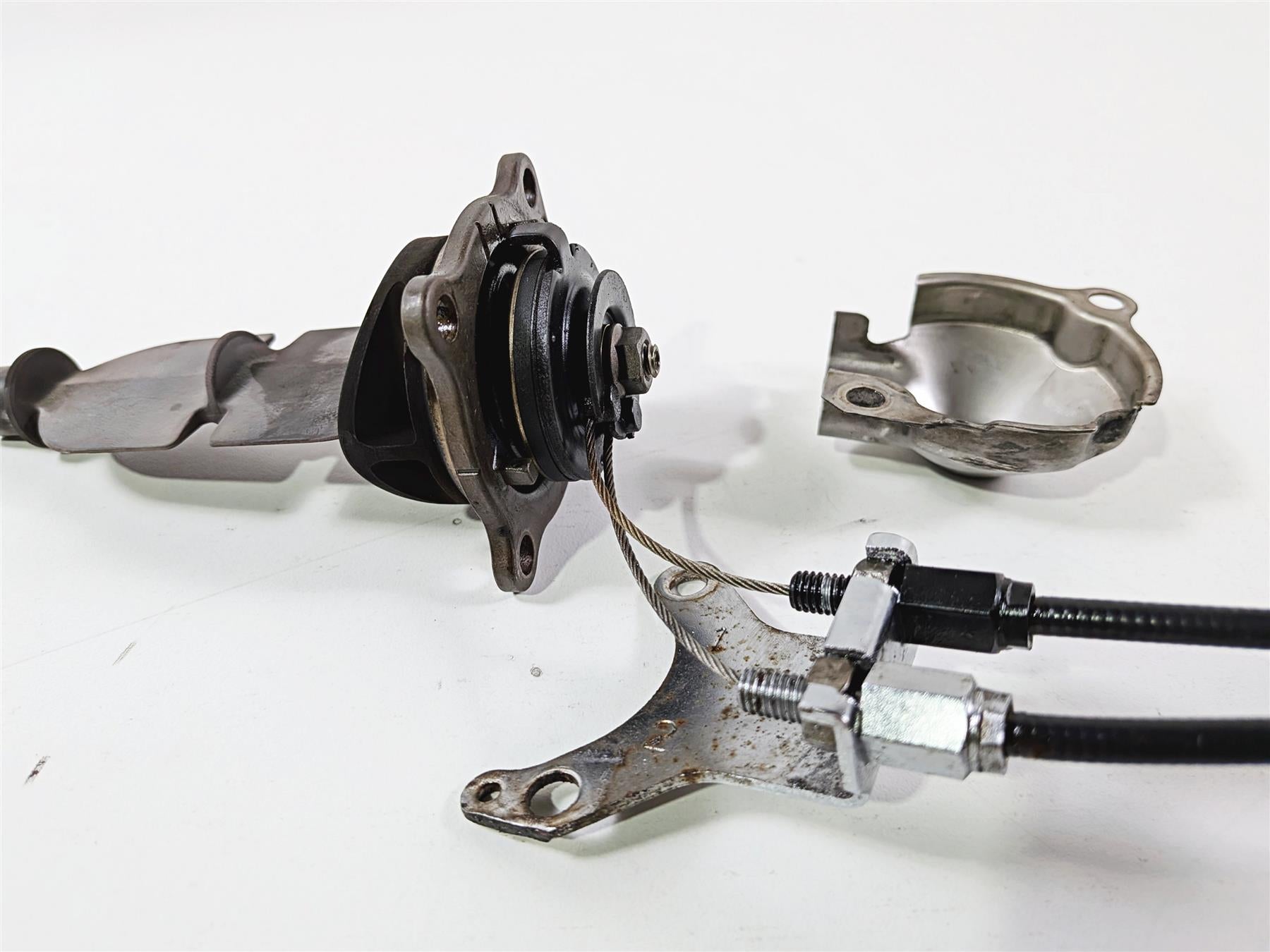2008 Yamaha YZF R1 RN19 Exhaust Valve & Actuator Servo Motor 5VY-85820-10-00 {{ shop.shopifyCountryName }} - Mototech271