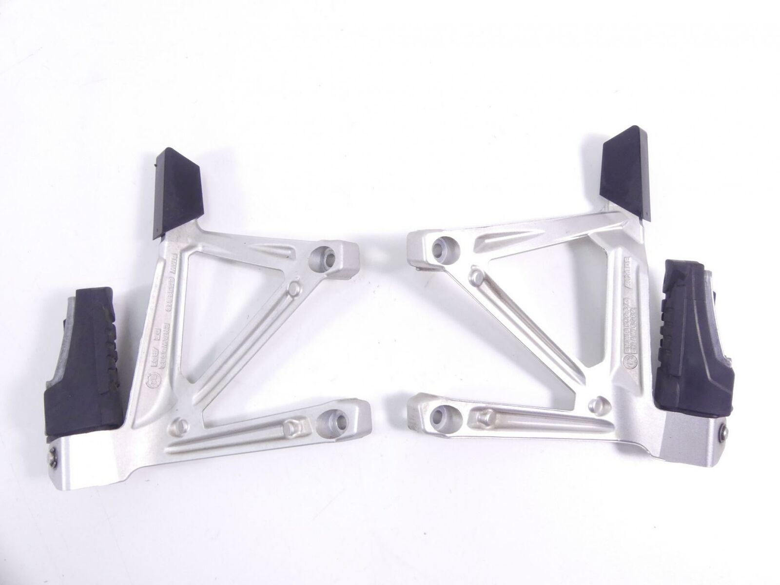 2013 BMW R1200GS GSW K50 Rear Passenger Footpeg Set 46718526741 46718526742 {{ shop.shopifyCountryName }} - Mototech271
