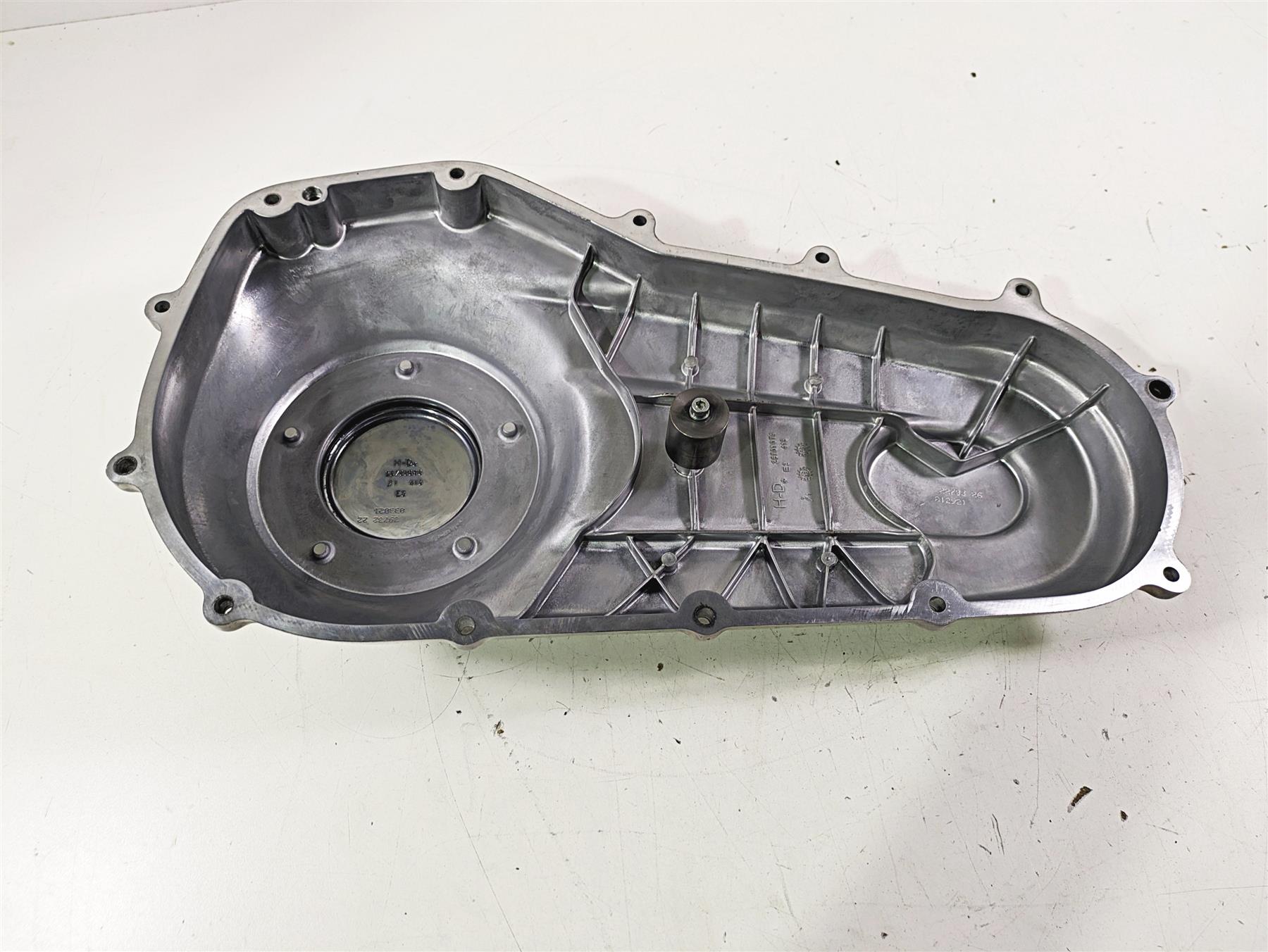 2021 Harley Softail FLSL Slim Outer Primary Drive Clutch Cover 25701074 {{ shop.shopifyCountryName }} - Mototech271