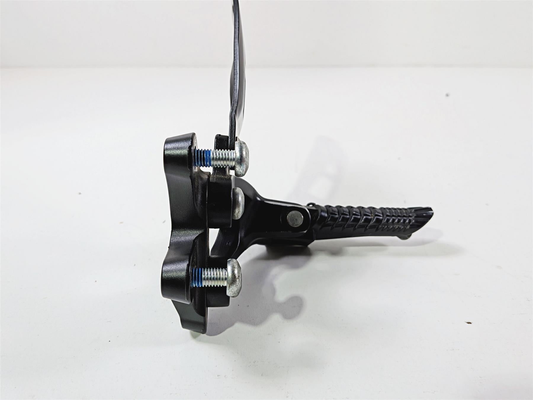 2024 Suzuki GSXR 600 Left Front Footpeg & Shifter 43521-47H20 25600-14J11 {{ shop.shopifyCountryName }} - Mototech271