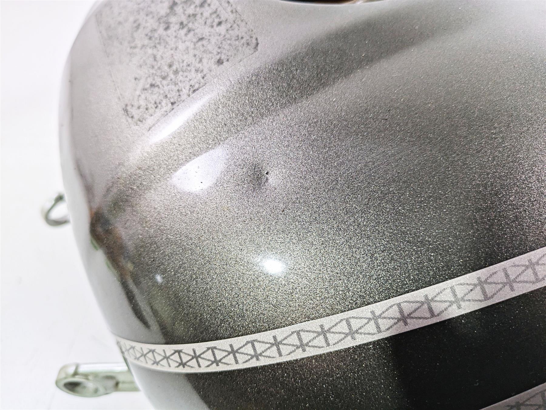 2004 Victory Kingpin Fuel Gas Petrol Tank Bronze Mist Pearl White - Dent 1014755 {{ shop.shopifyCountryName }} - Mototech271
