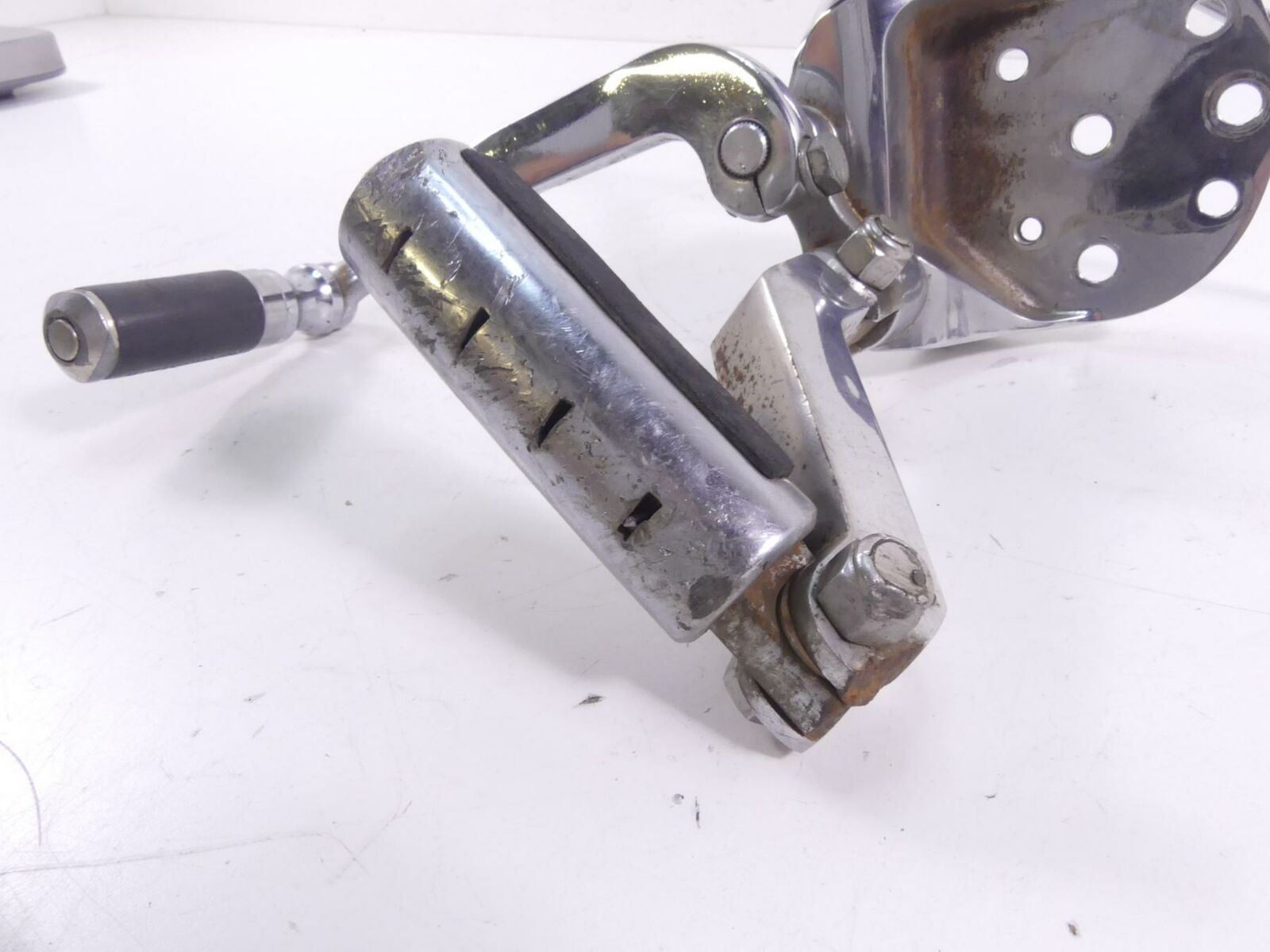 1995 Harley FXSTS Softail Springer Left Footpeg Foot Peg + Shifter Set 33683-90A {{ shop.shopifyCountryName }} - Mototech271