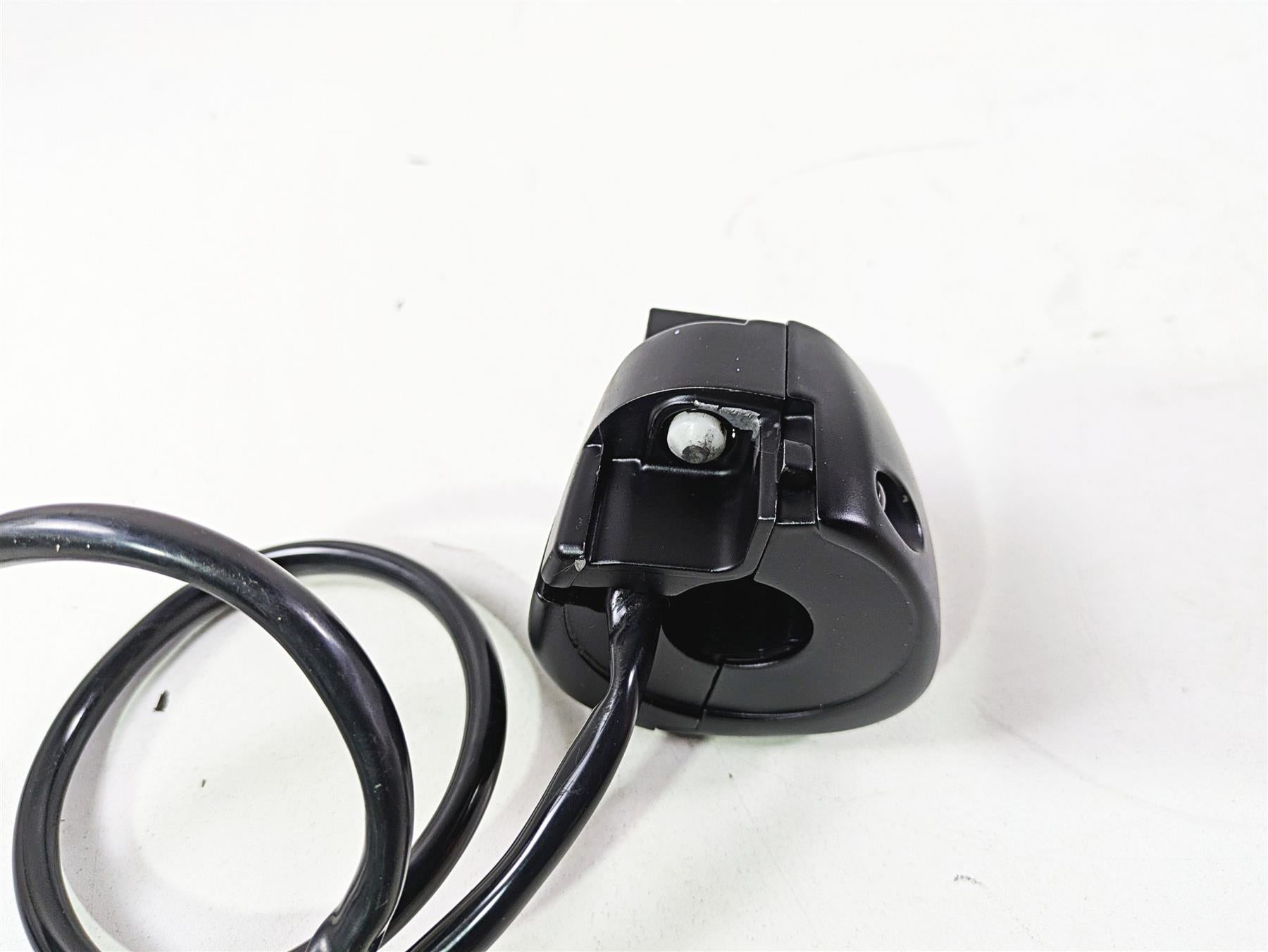 2020 Harley Softail FXST Standard Right Hand Start Stop Control Switch 71500462 {{ shop.shopifyCountryName }} - Mototech271