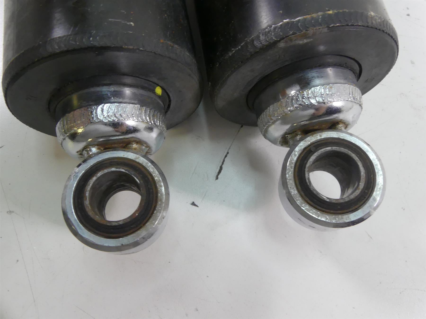 2004 Harley Softail FLSTFI Fat Boy Showa Rear Shock Damper Set - Read 54508-00B {{ shop.shopifyCountryName }} - Mototech271