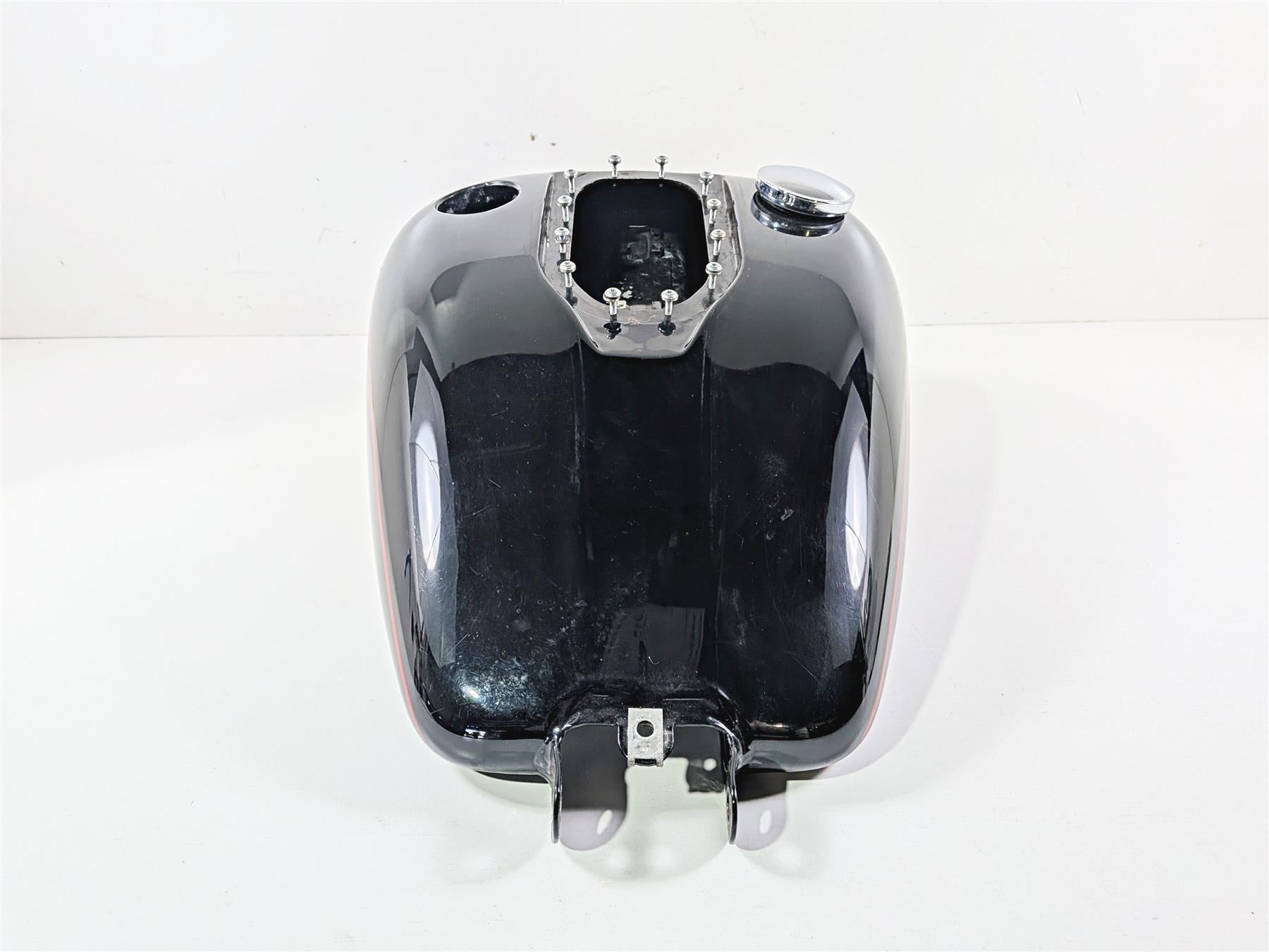 2014 Harley FXDL Dyna Low Rider Fuel Gas Petrol Tank Reservoir 61000707 {{ shop.shopifyCountryName }} - Mototech271