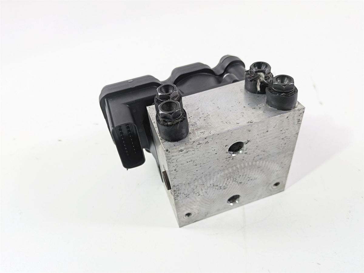 2010 Harley Touring FLHXSE CVO Street Glide Abs Brake Pump Module 40601-08A {{ shop.shopifyCountryName }} - Mototech271