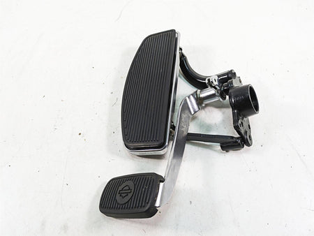 2010 Harley Touring FLHTCU Electra Glide Right Floorboard + Brake Pedal 50621-06 {{ shop.shopifyCountryName }} - Mototech271