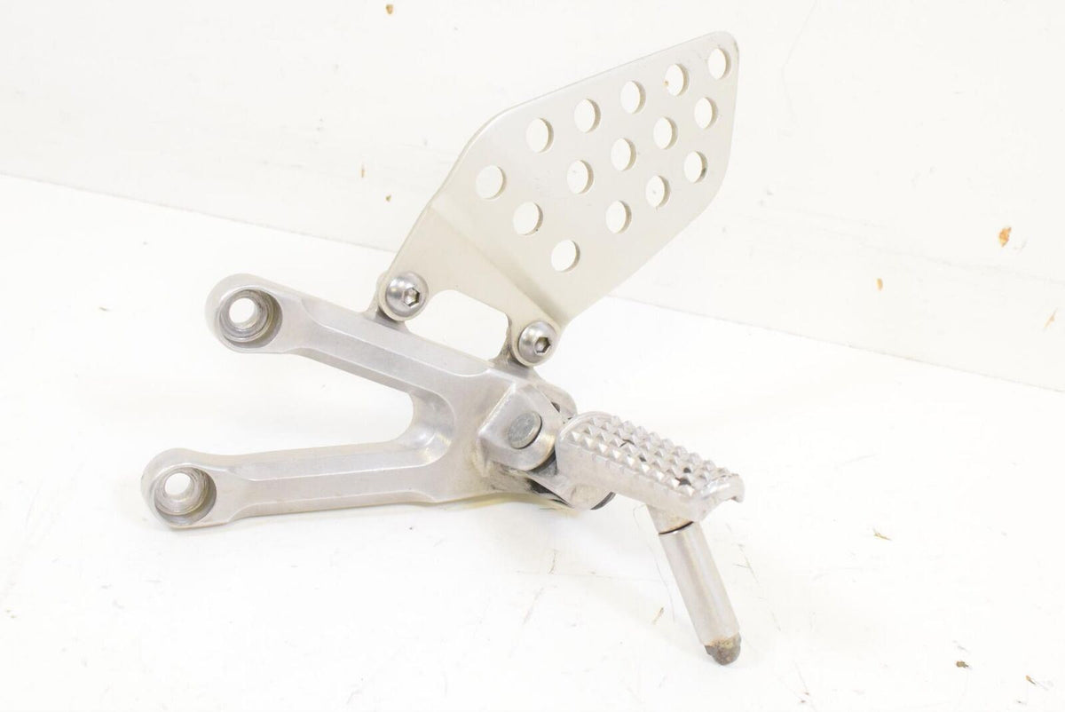 05 Honda CBR1000RR CBR1000 RR Left Rider Footpeg Foot Peg Rest 50700-MEL-000 {{ shop.shopifyCountryName }} - Mototech271
