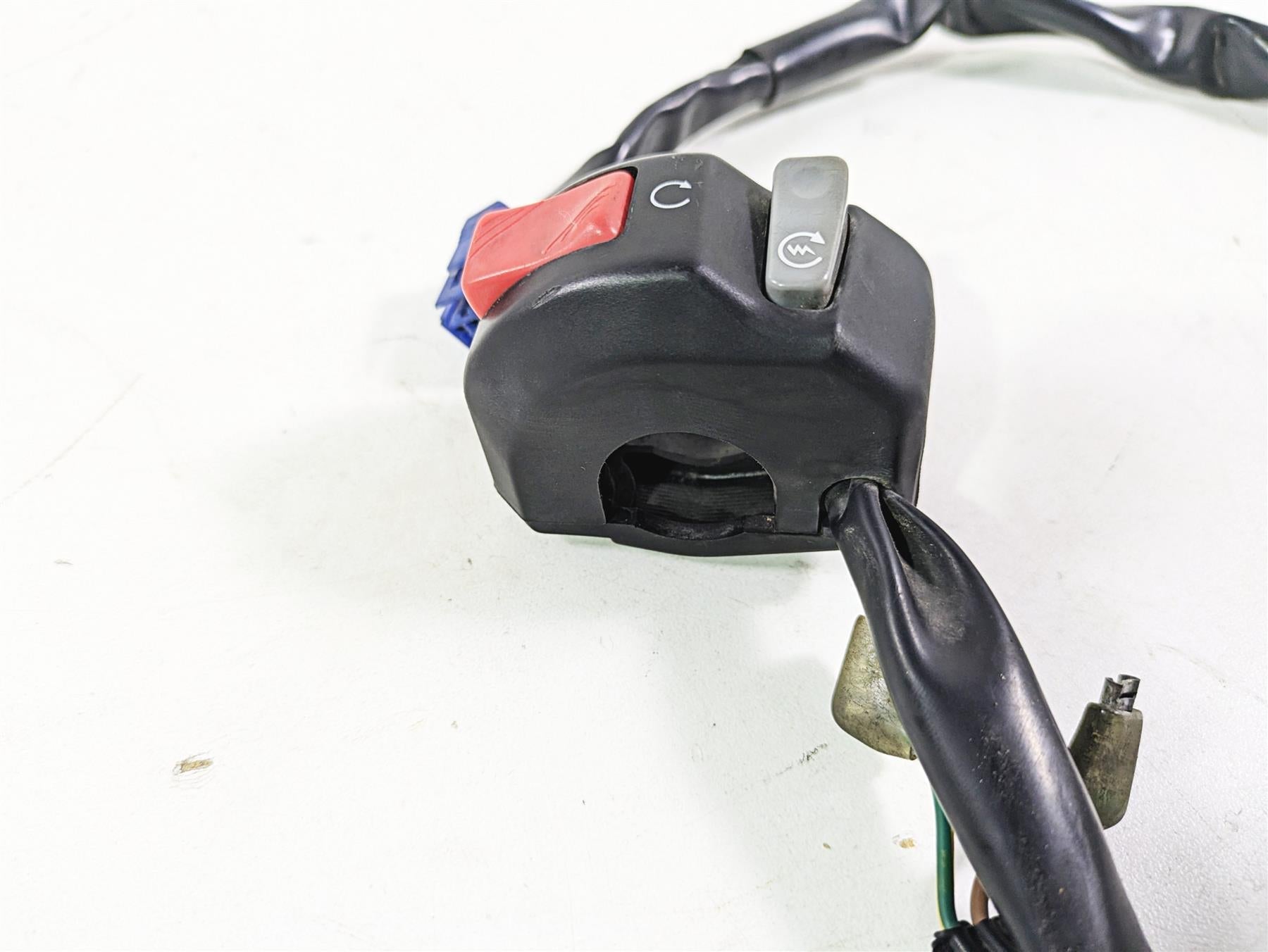 2005 Yamaha YZFR1 YZF R1 Right Hand Control Switch Start Kill Stop 5PW-83975-00 {{ shop.shopifyCountryName }} - Mototech271