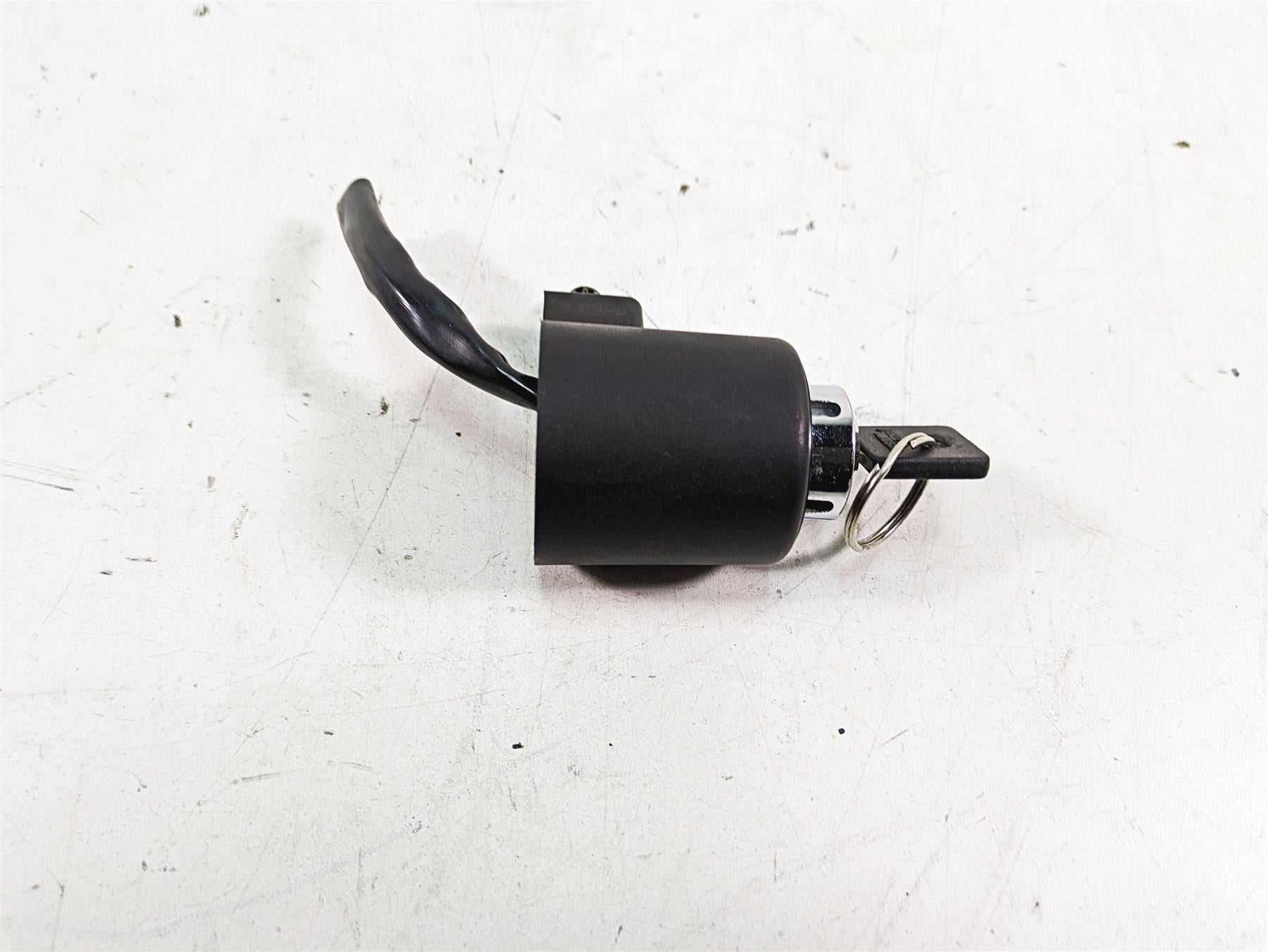 2007 Harley Sportster XL1200 C Ignition Switch + Key 71441-94 {{ shop.shopifyCountryName }} - Mototech271