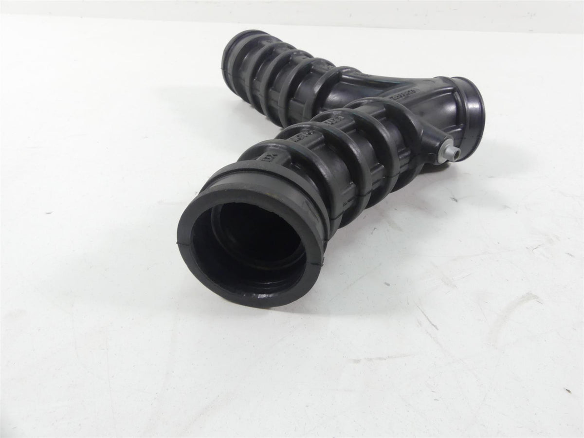 2019 Moto Guzzi V7 III Stone 750 Air Fuel Inlet Y-Tube 2B001823 {{ shop.shopifyCountryName }} - Mototech271