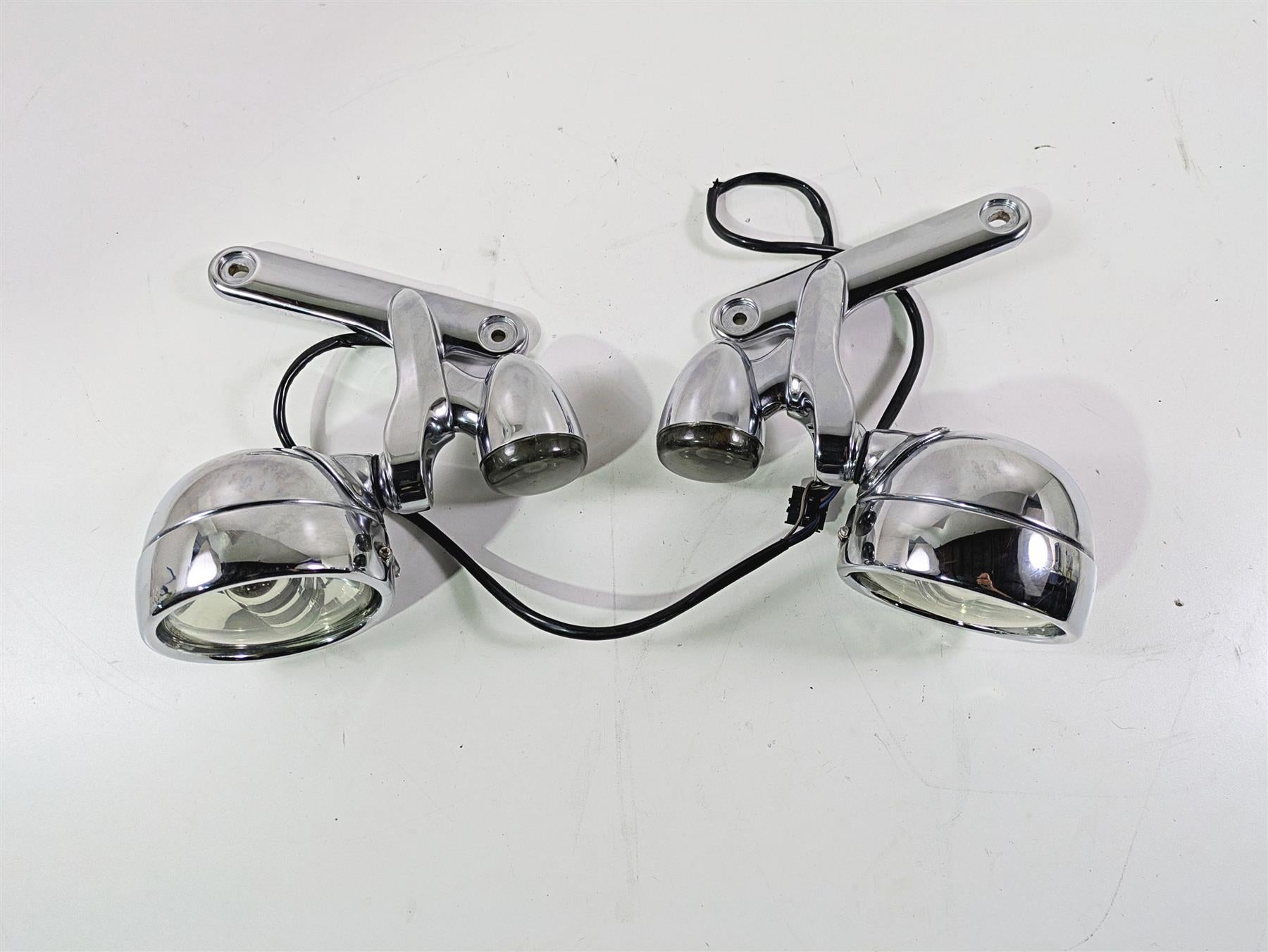 2007 Harley Touring FLHRSE CVO Road King Front Spotlight Turn Signals 68614-03 {{ shop.shopifyCountryName }} - Mototech271