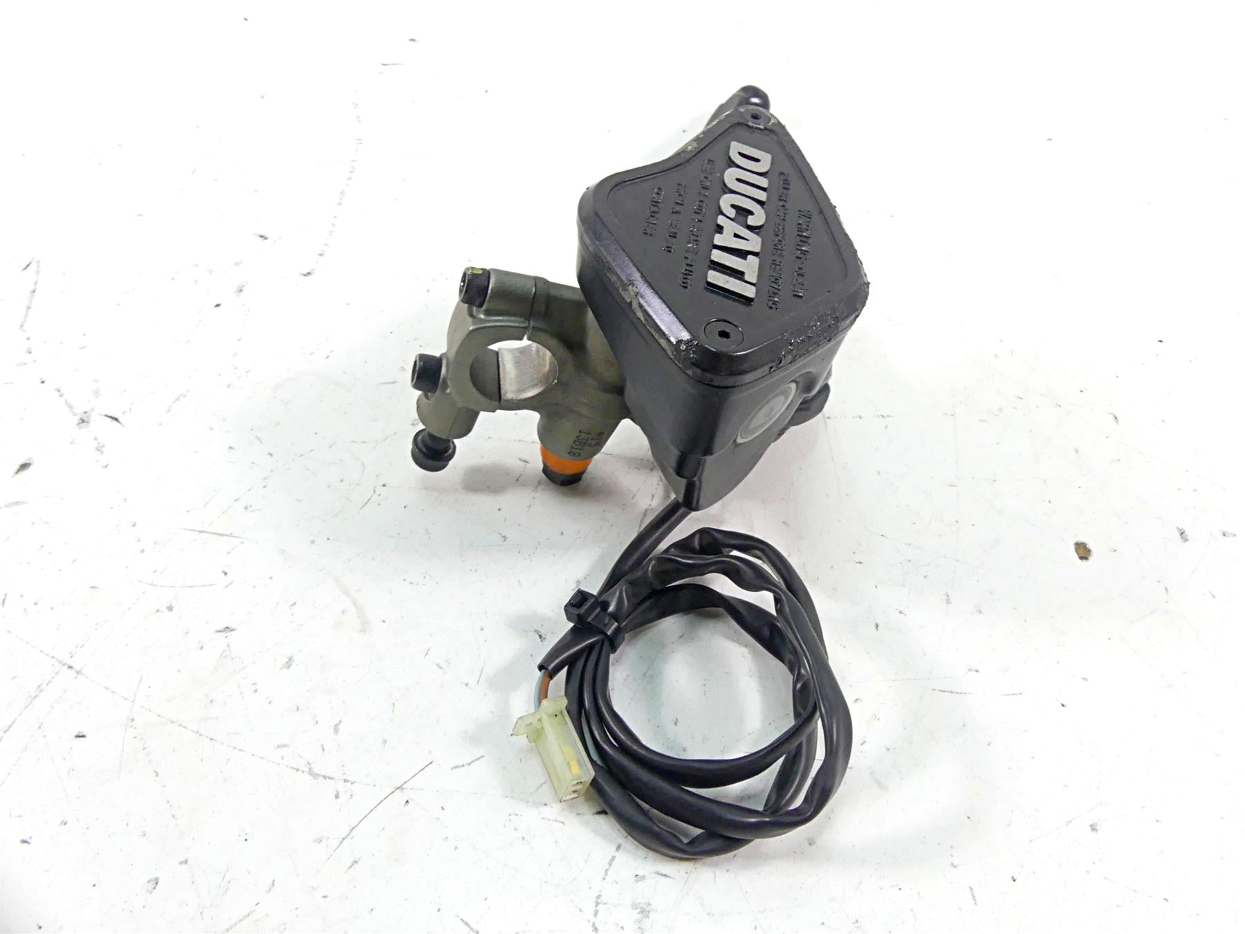2013 Ducati Diavel Red Brembo Radial Clutch Master Cylinder 63040542AB {{ shop.shopifyCountryName }} - Mototech271