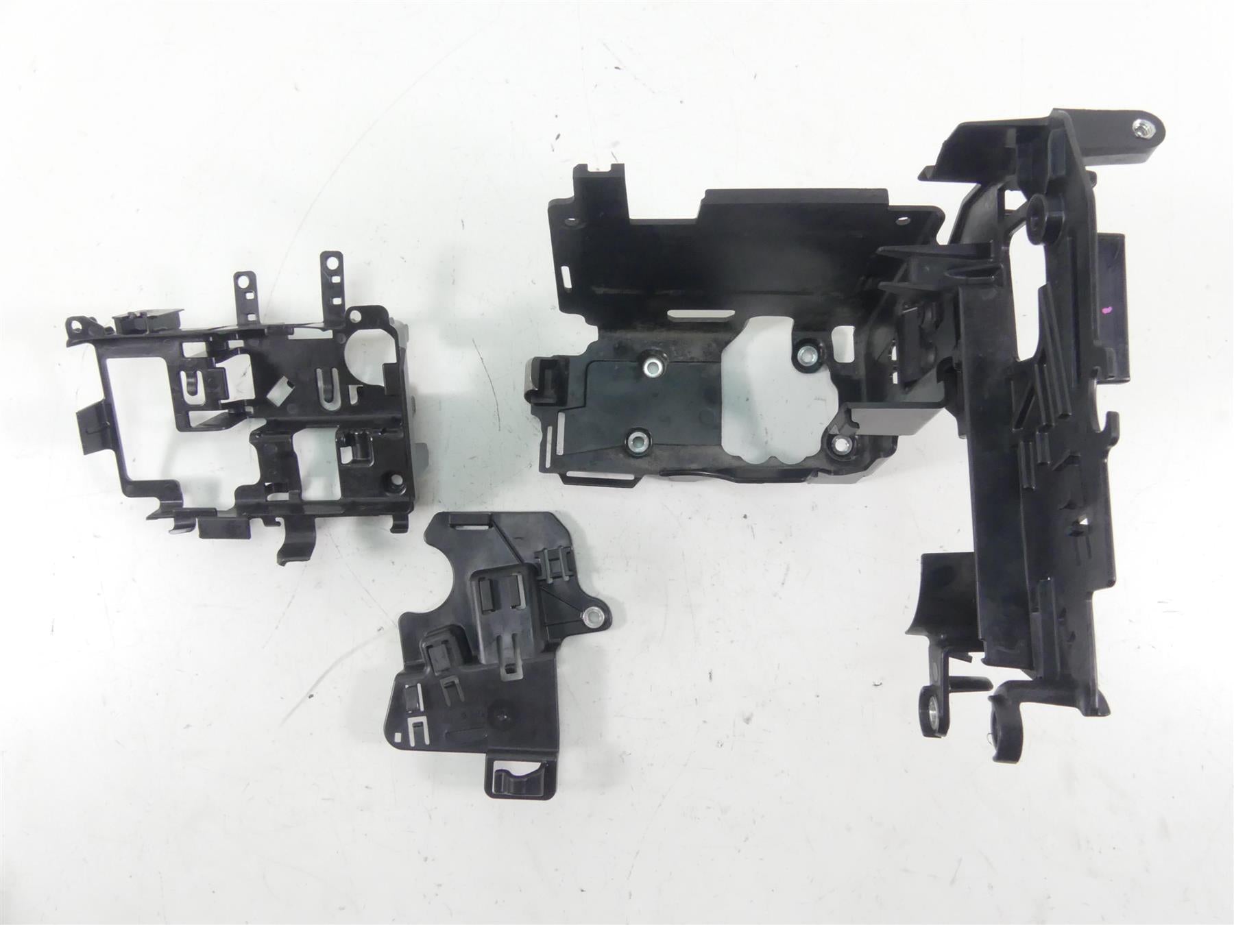 2021 Harley Softail FXBBS Street Bob Electrical Carrier Plastic Set 69201632 {{ shop.shopifyCountryName }} - Mototech271